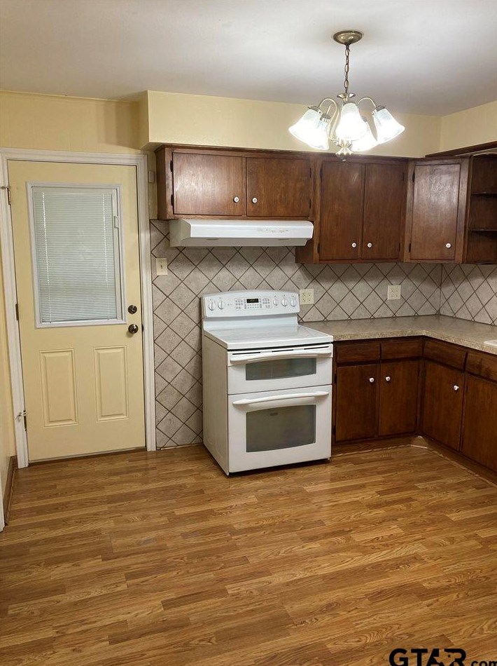 2706 Amy Ln, Tyler TX  75701-7403 exterior