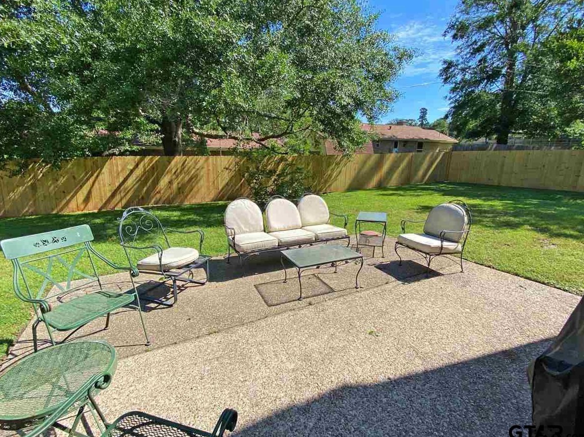 600 David Dr, Tyler TX  75703-4815 exterior