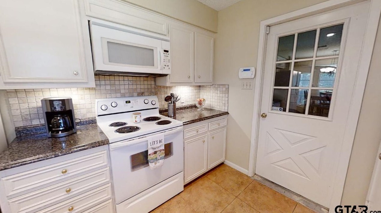 600 David Dr, Tyler TX  75703-4815 exterior