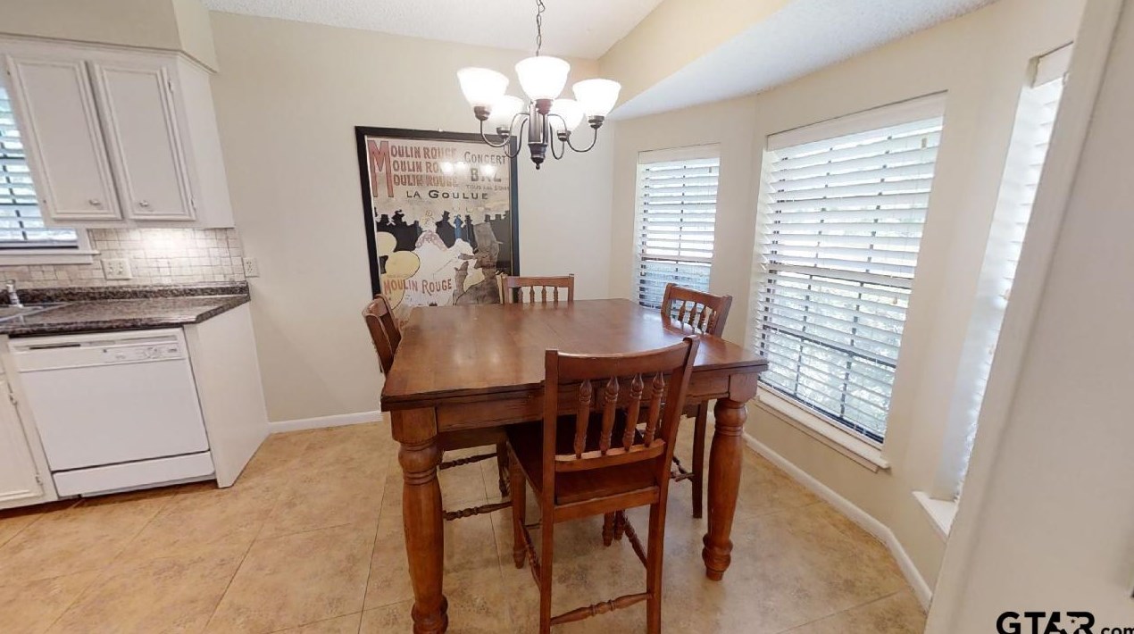 600 David Dr, Tyler TX  75703-4815 exterior