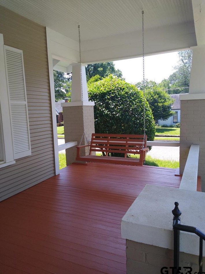 924 Robertson Ave, Tyler TX  75701-1566 exterior