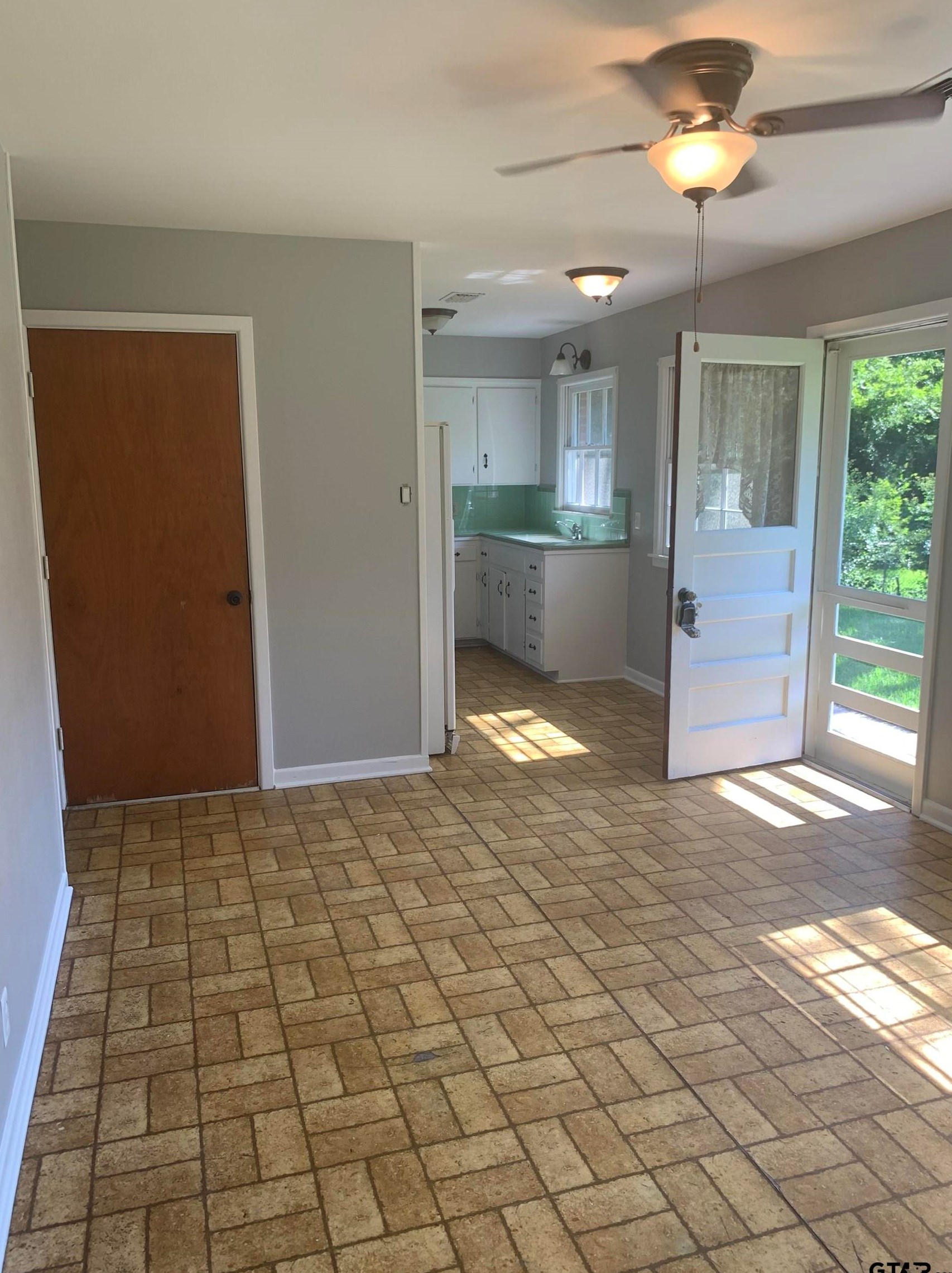 2326 Pleasant Dr, Tyler TX  75701-5908 exterior