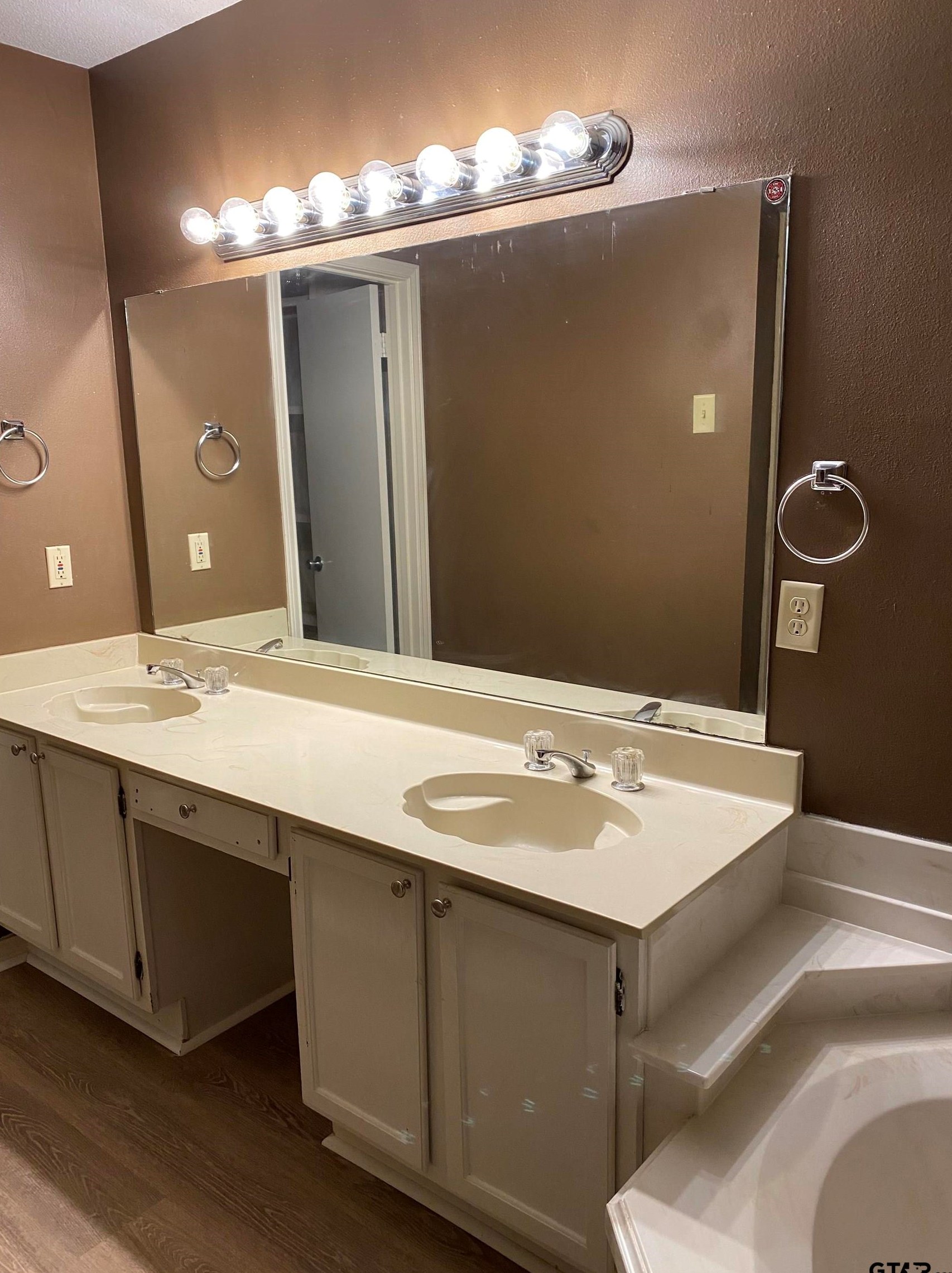 5885 Creekside Cir, Tyler TX 75703-6103 exterior