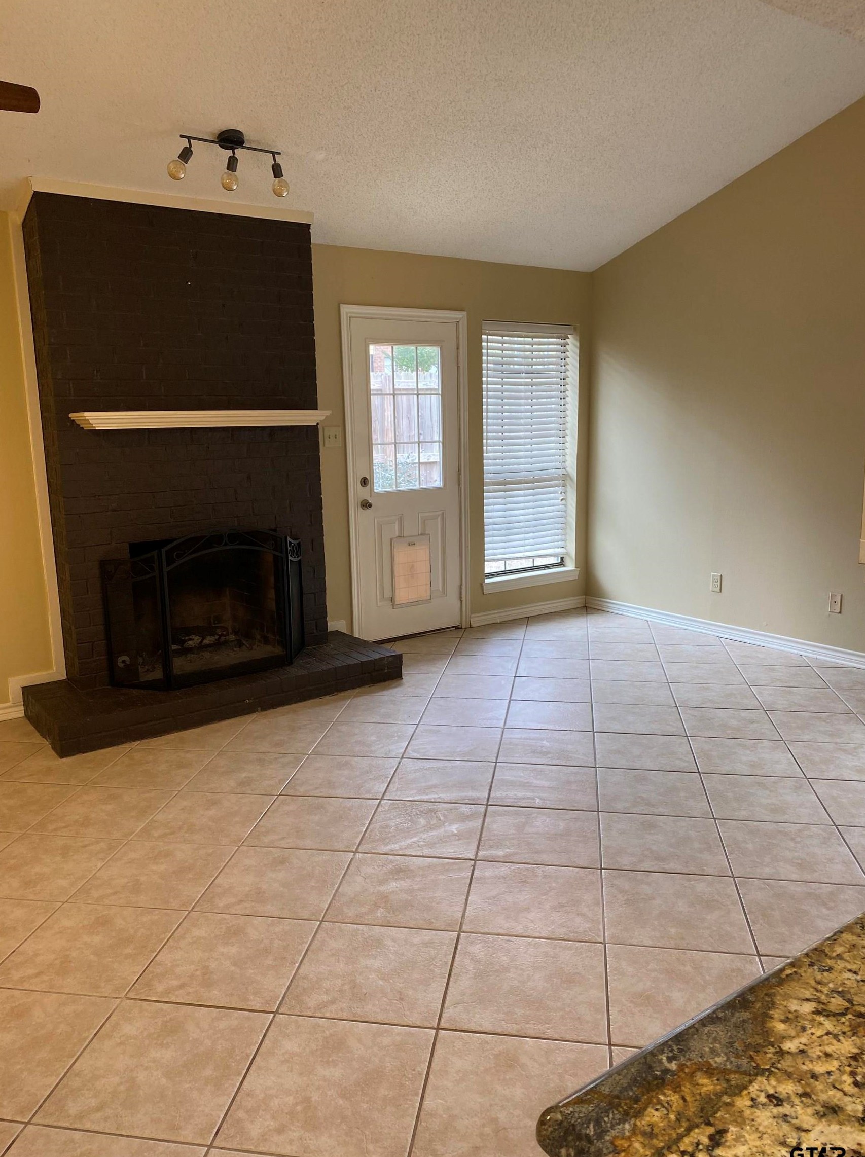 5885 Creekside Cir, Tyler TX 75703-6103 exterior