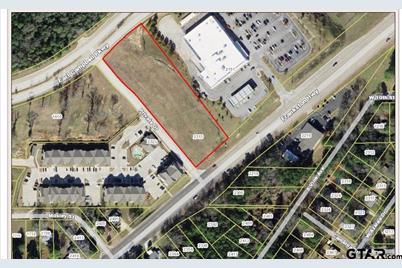 1572 Earl Campbell Pkwy, Tyler, TX 75701 - Photo 1