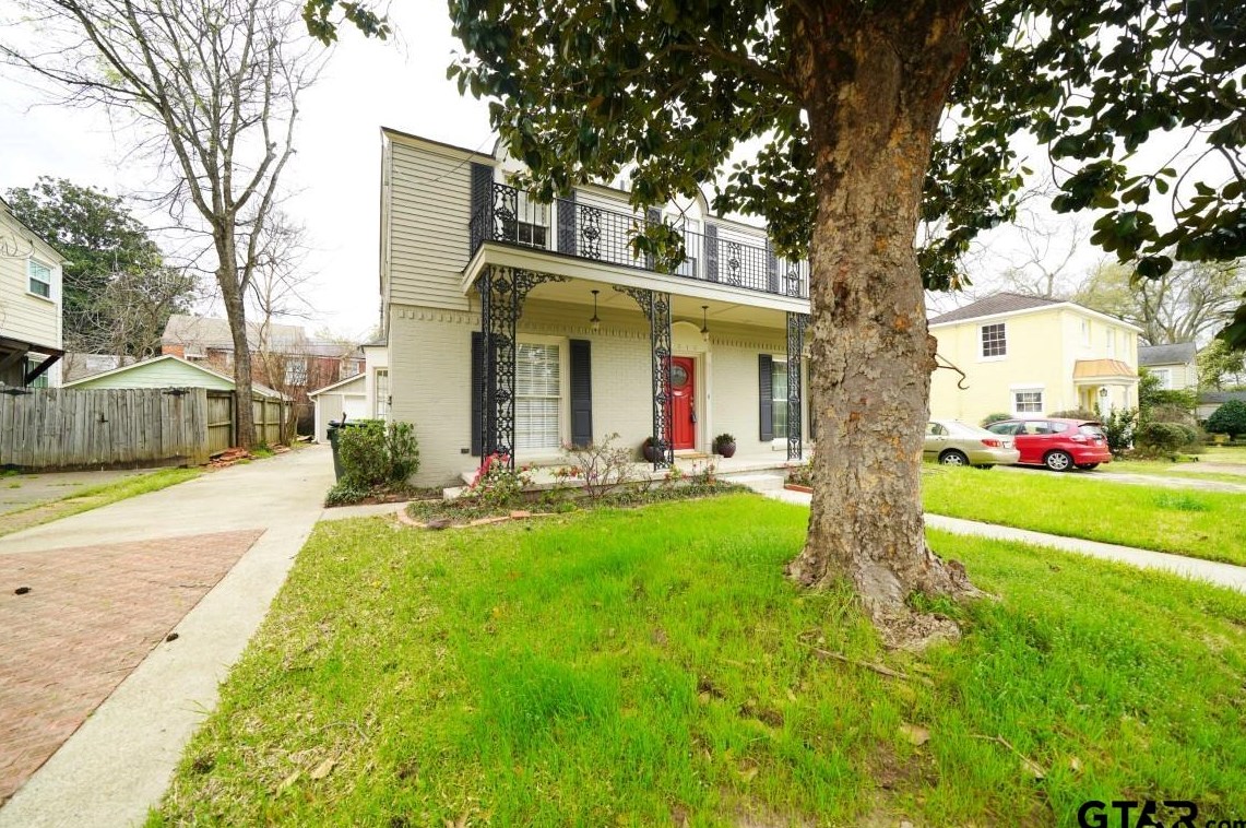 2010 Robertson Ave, Tyler TX  75701-4127 exterior