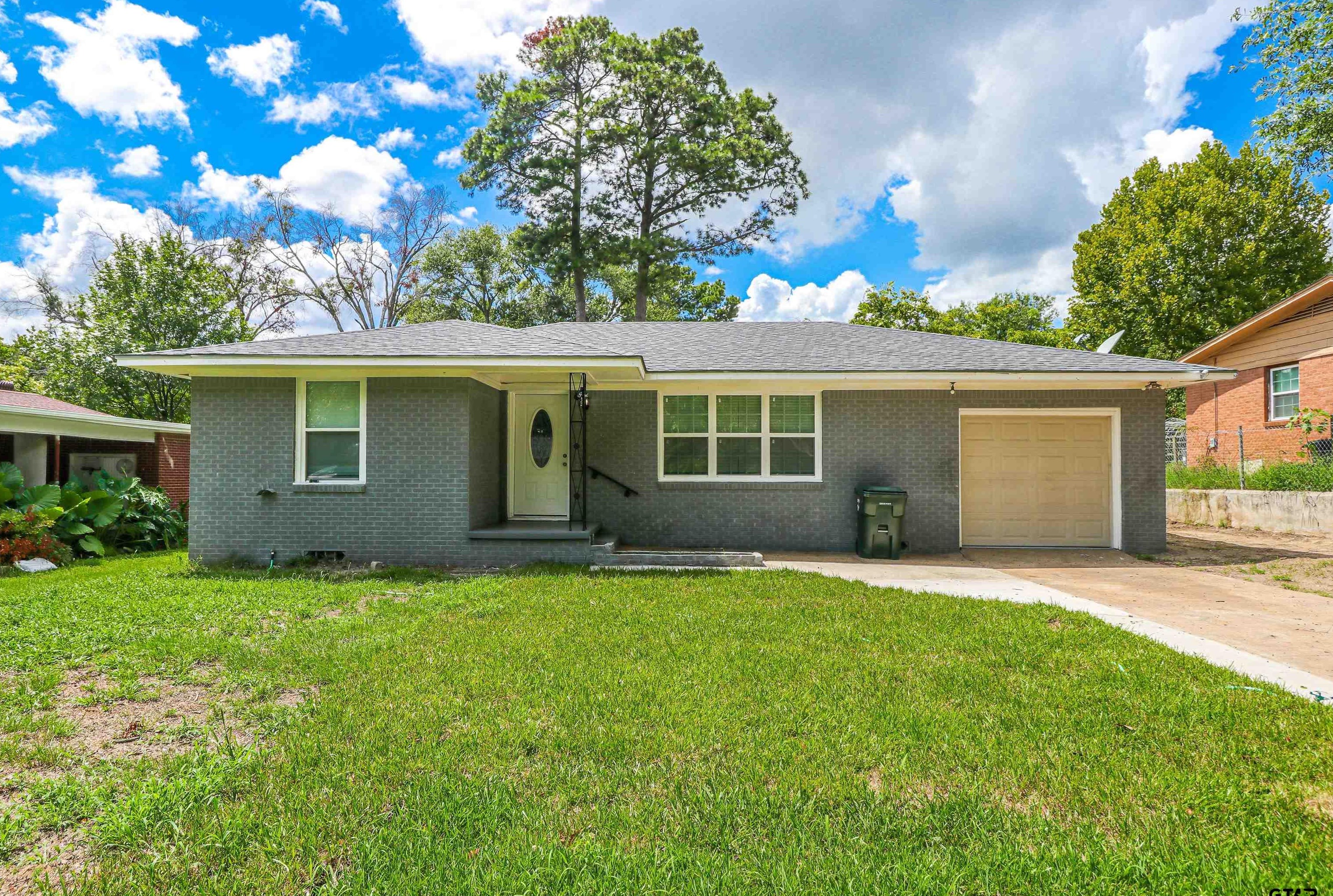 2034 Baker Dr, Tyler TX  75702-1603 exterior