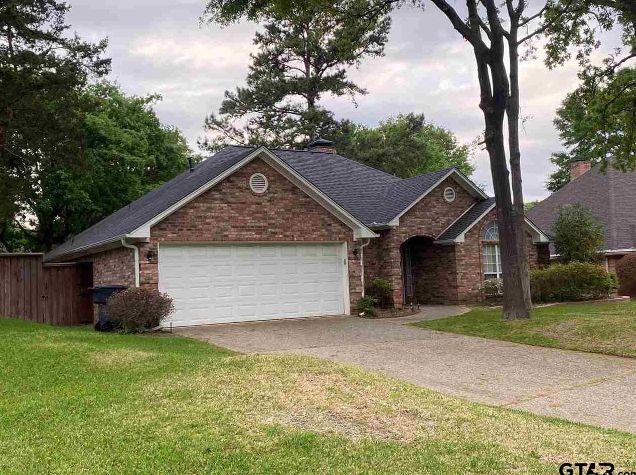 3306 Pebblebrook Dr, Tyler TX  75707-1732 exterior