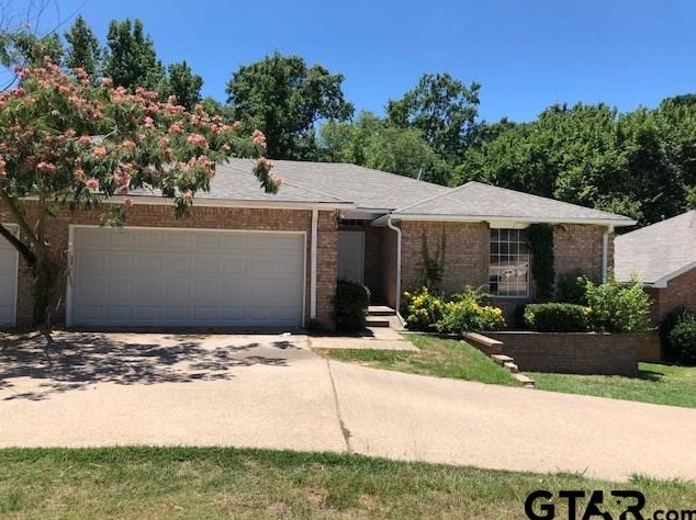 1619 Timber View Dr, Tyler TX  75703-4014 exterior