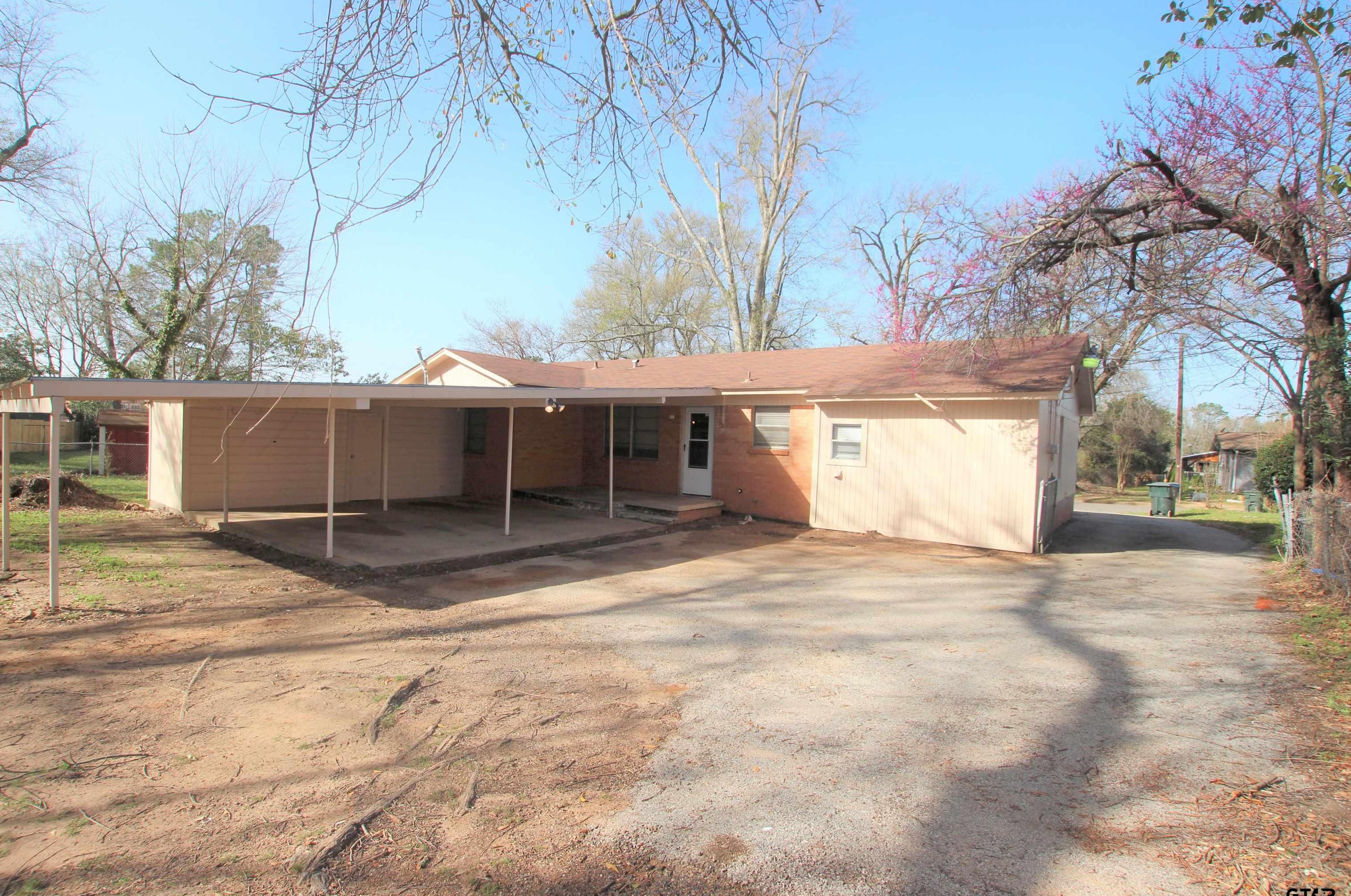 1505 Charlotte Dr, Tyler TX  75702-2620 exterior