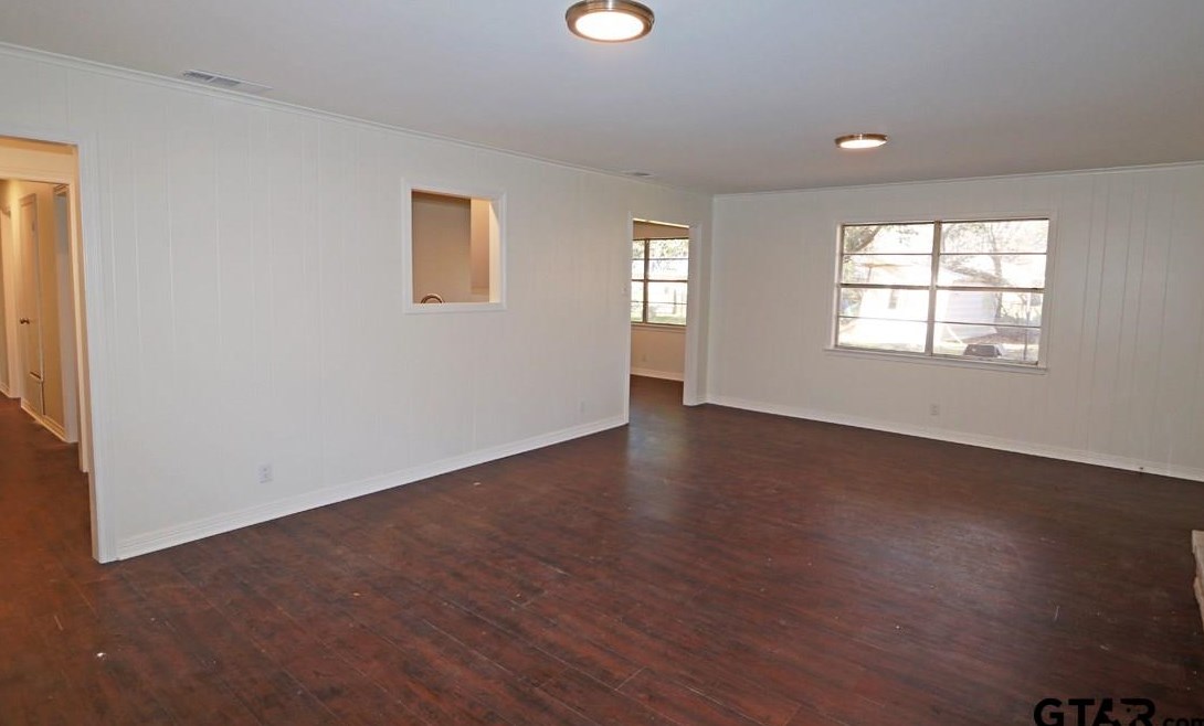 806 Neches Dr, Tyler TX  75702-8715 exterior