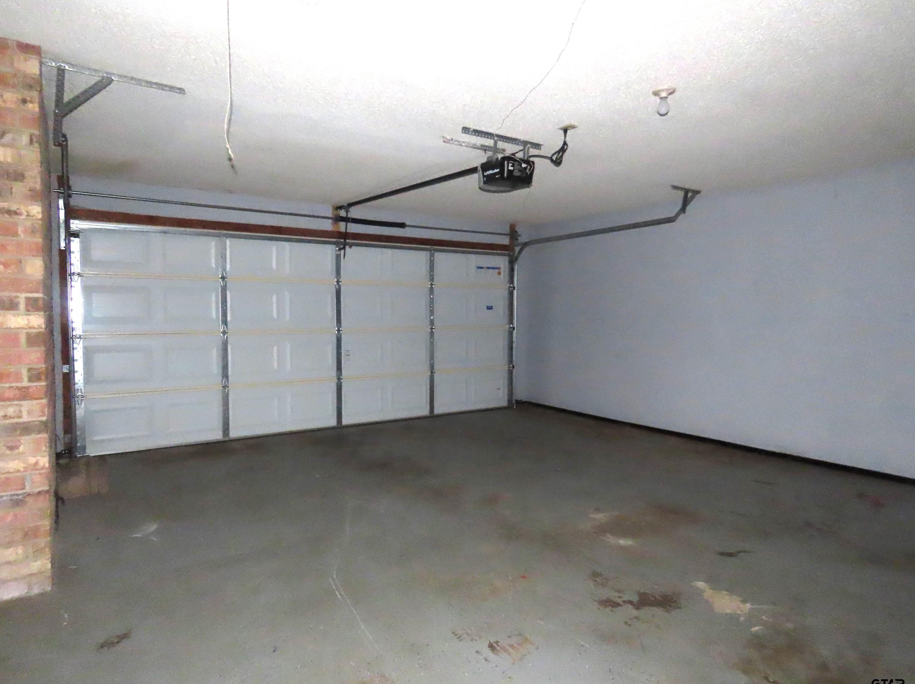 805 Corey Dr, Whitehouse, TX 75791