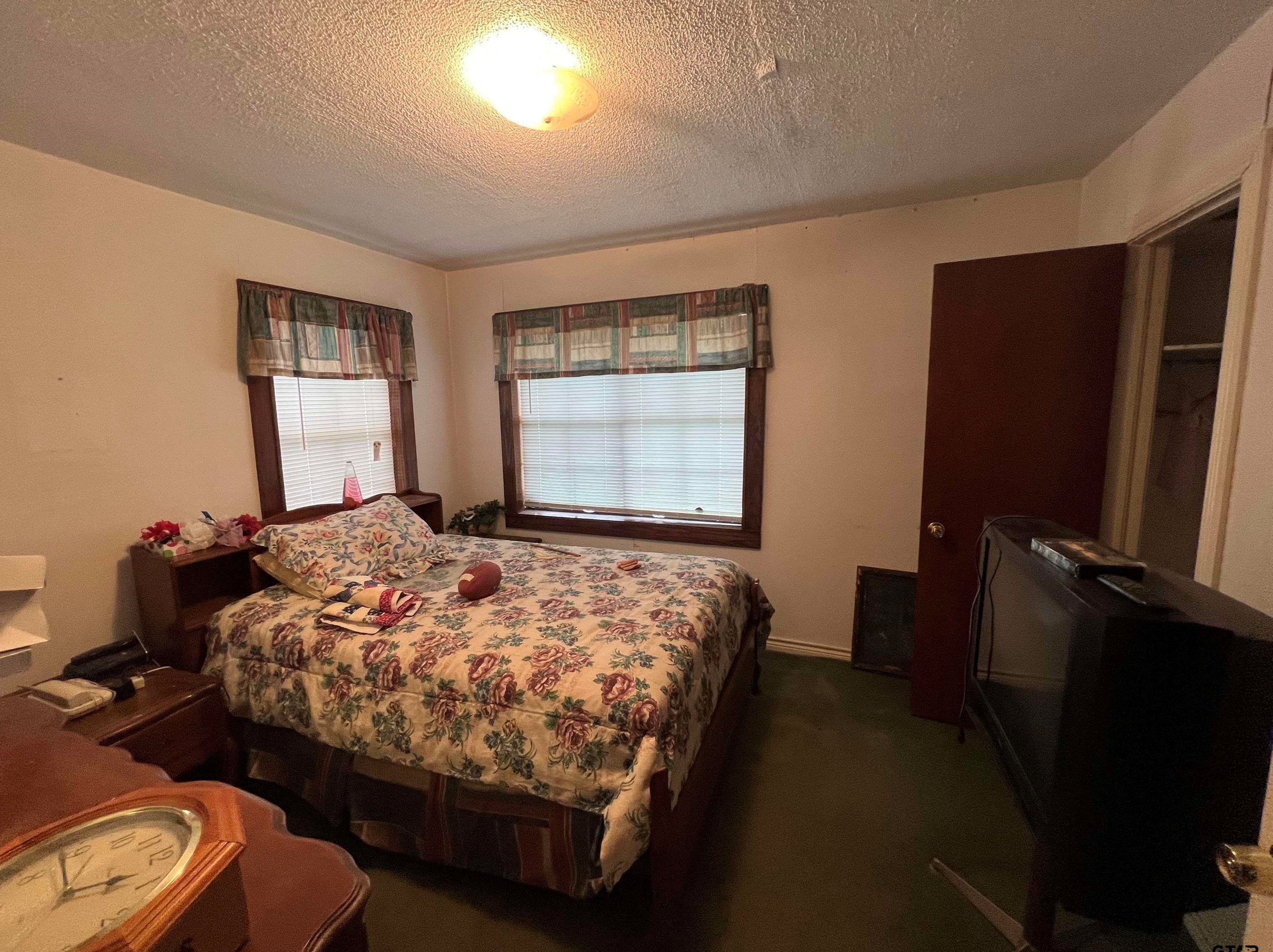 2905 Wilhurt Ave, Dallas TX 75216-6515 exterior