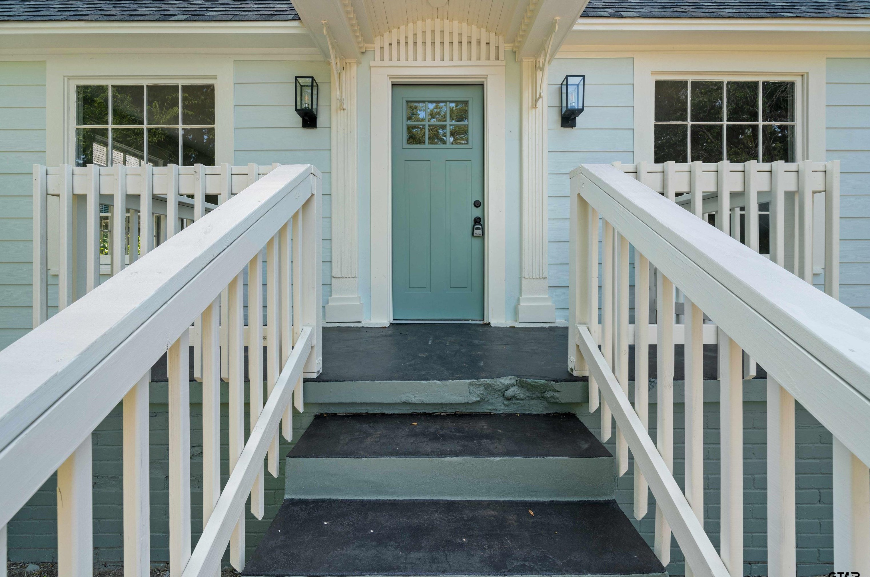 1023 Donnybrook Ave, Tyler TX  75701-1921 exterior