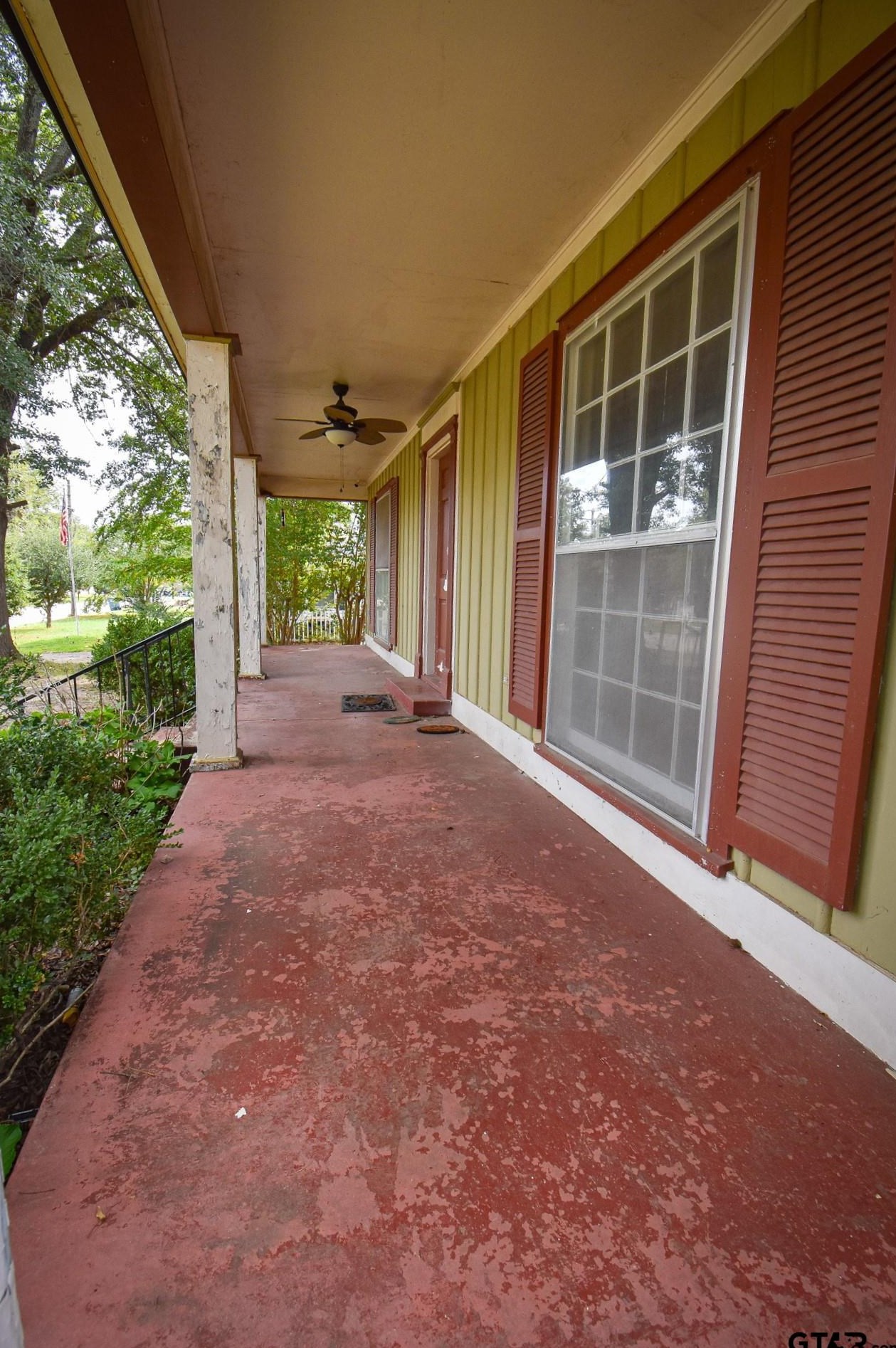 408 Woodlawn St, Henderson TX  75652-6042 exterior