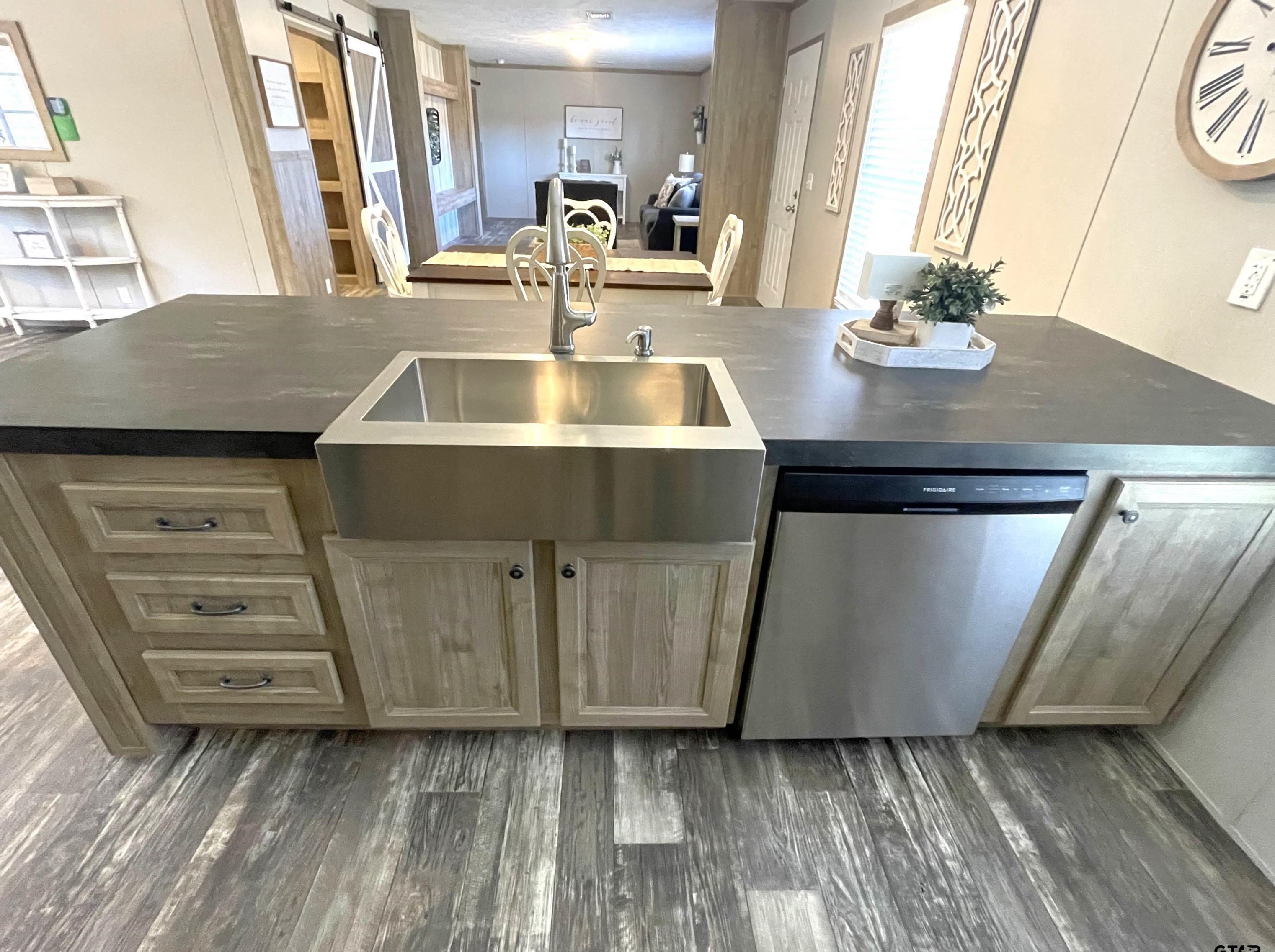 2370 Blocker Rd, Marshall TX 75672-3720 exterior