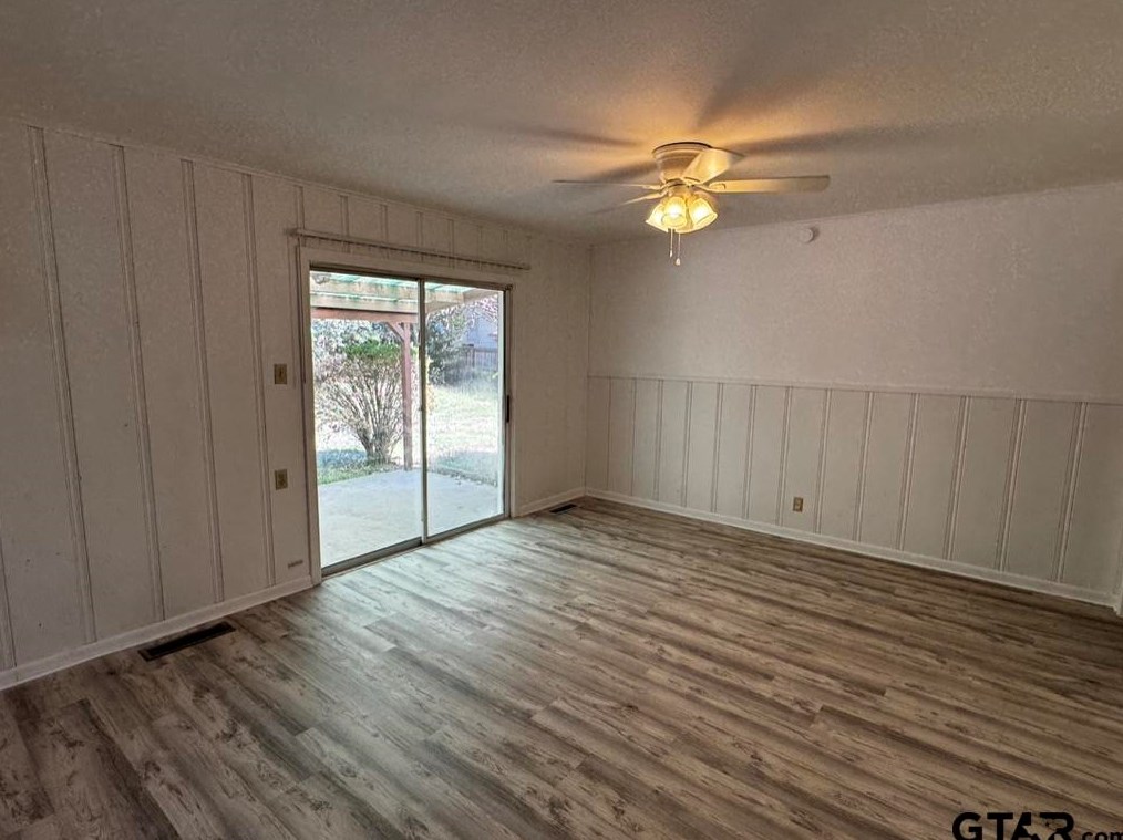 1426 Santa Rosa Dr, Tyler TX  75701-8142 exterior