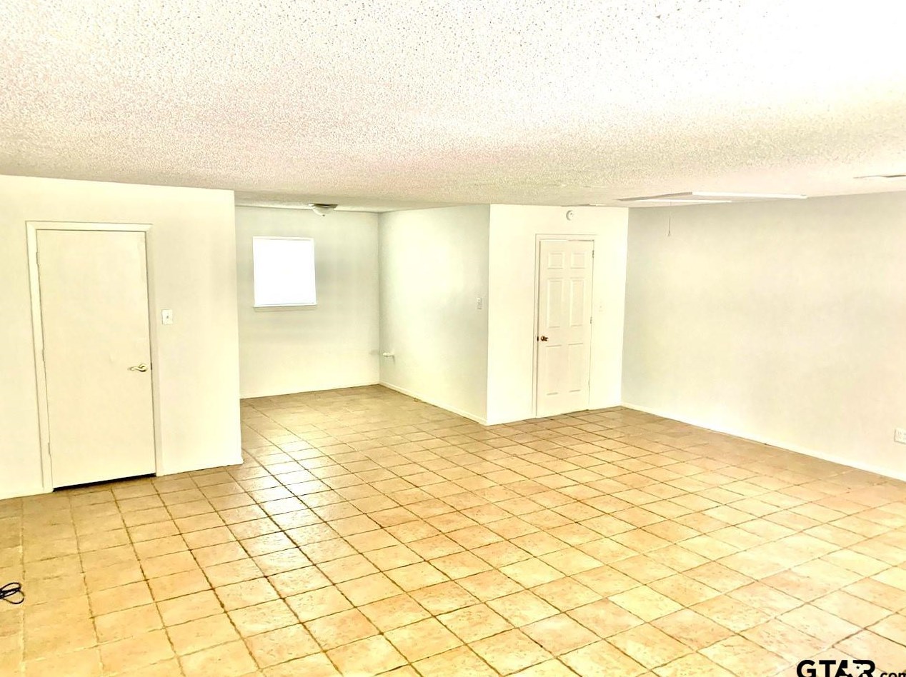 405 Cypress Cir, Tyler TX  75703-5011 exterior