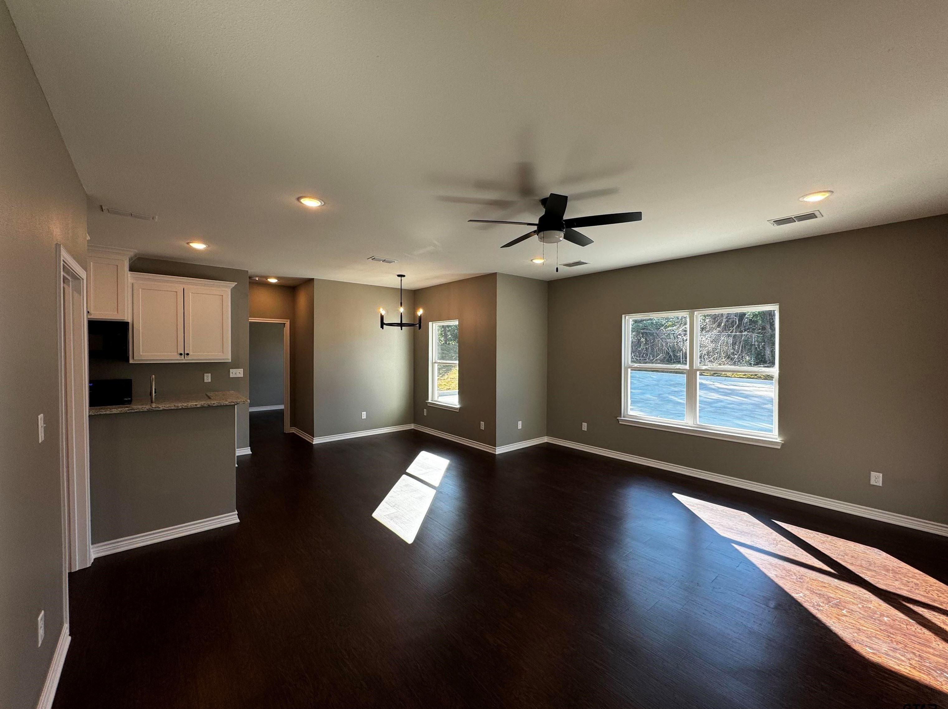958 Marshall St, Henderson TX  75654-3550 exterior
