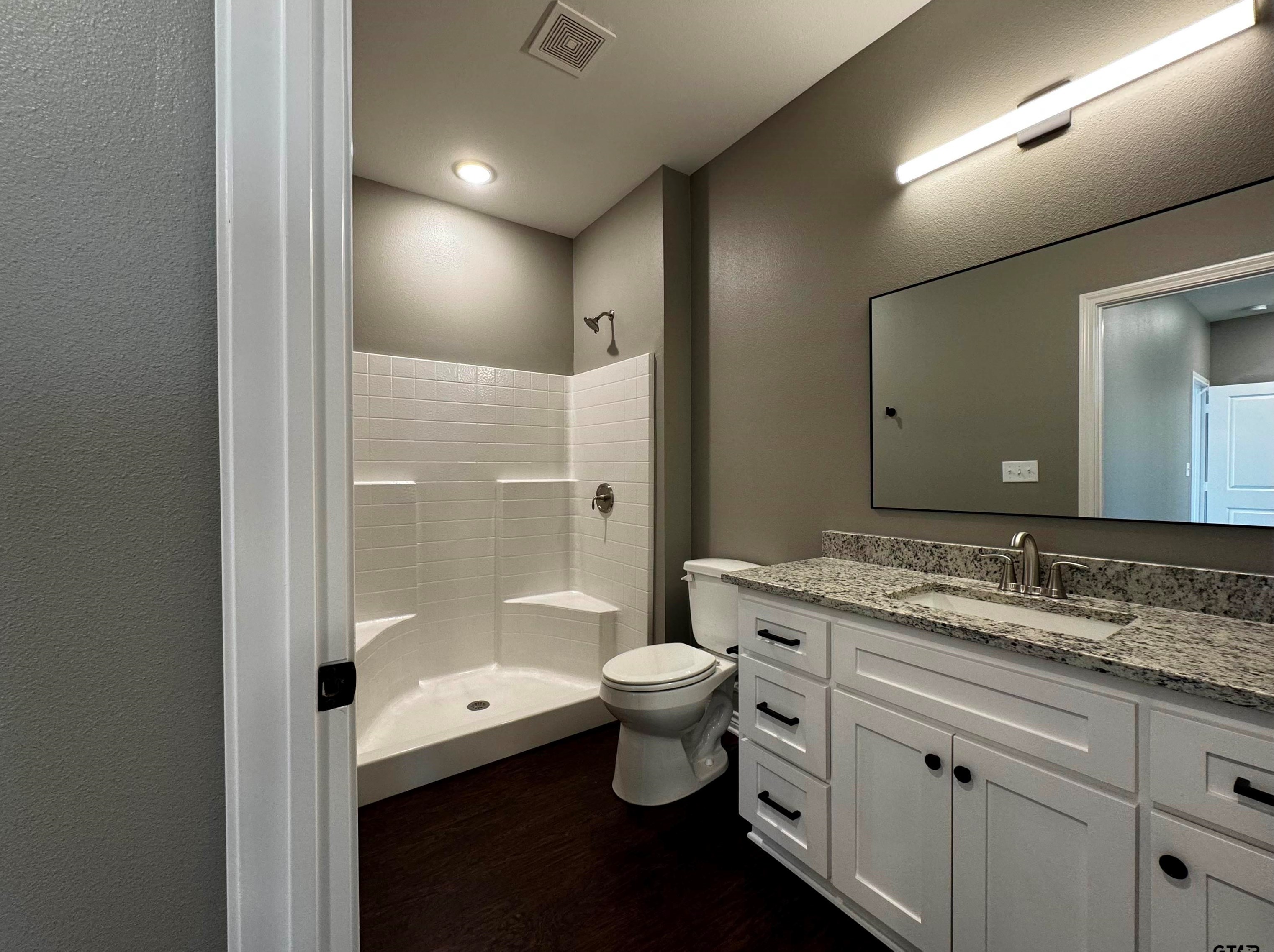 958 Marshall St, Henderson TX  75654-3550 exterior