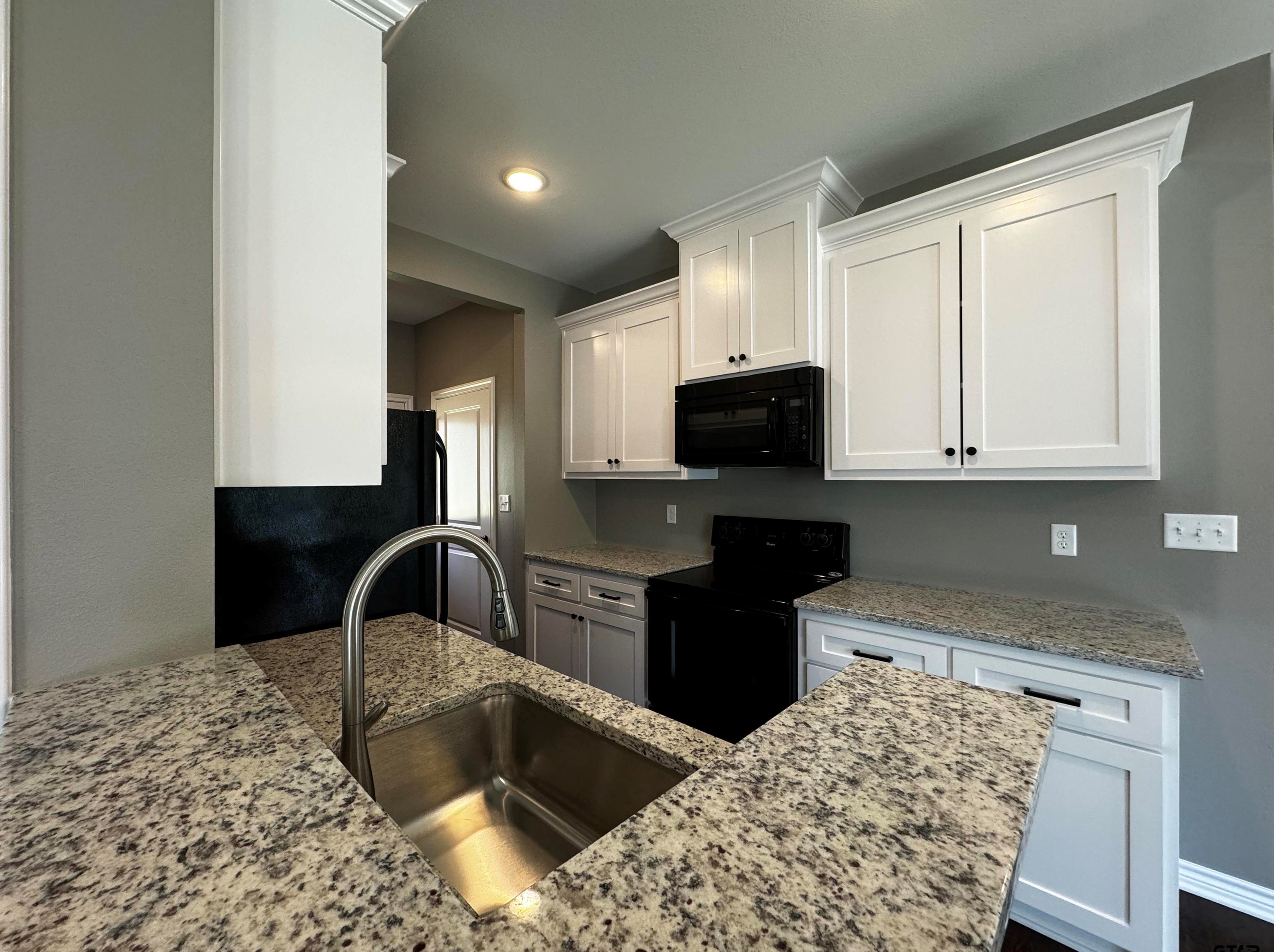 958 Marshall St, Henderson TX  75654-3550 exterior