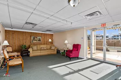 401 & 501 W Upshur Ave, Gladewater, TX 75647 - Photo 9