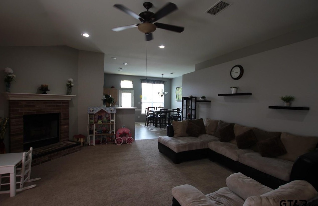 5320 Meadow Ridge Dr, Flint TX  75762-6985 exterior