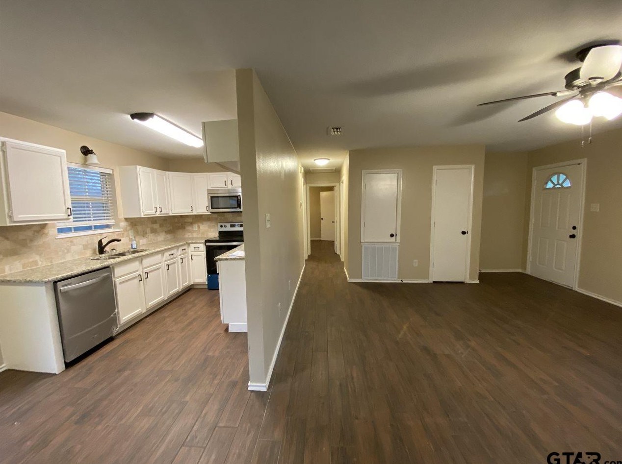 13740 Cheryl Dr, Tyler TX  75709-5757 exterior