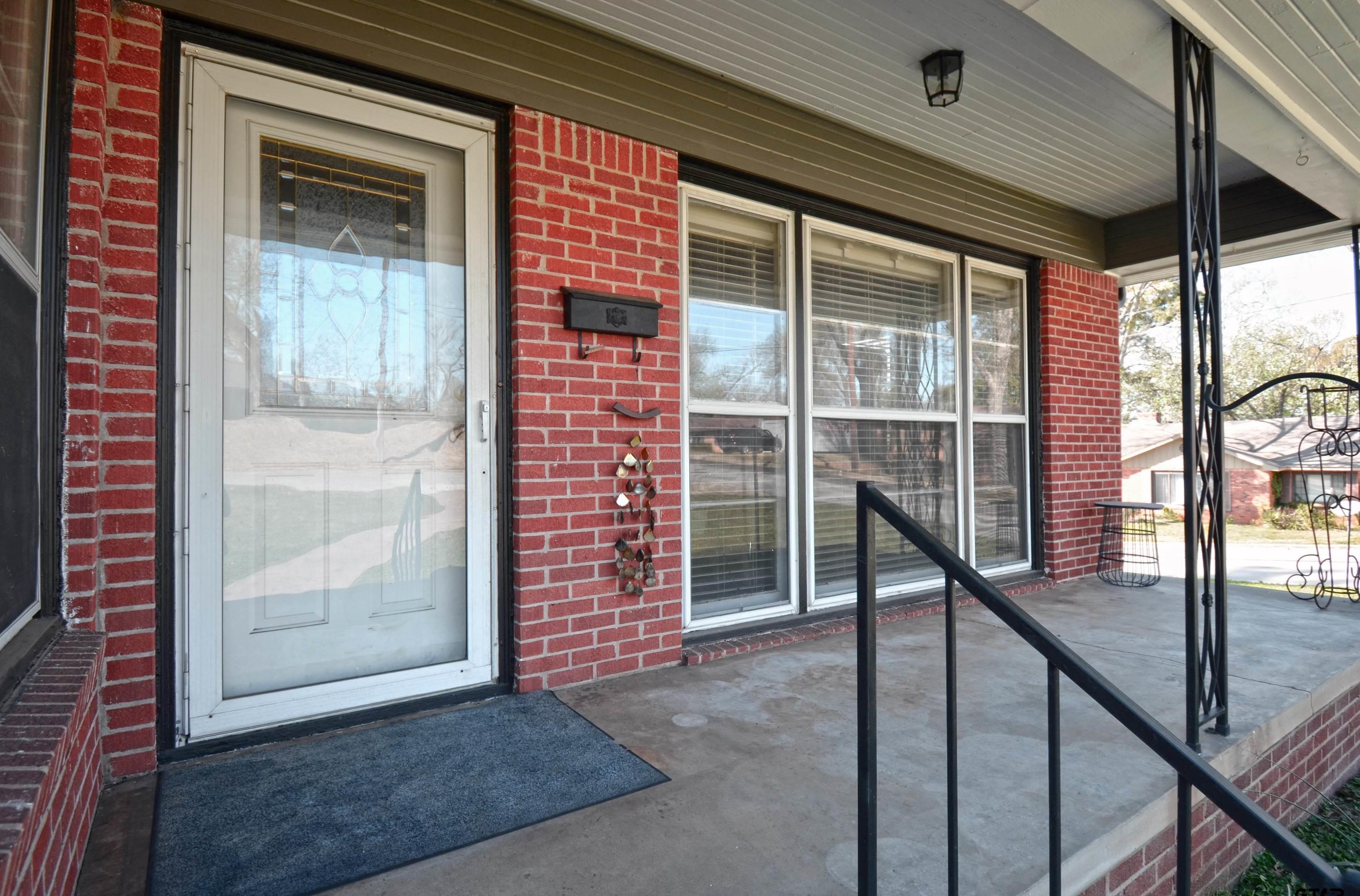 2803 Bain Pl, Tyler TX  75701-8017 exterior