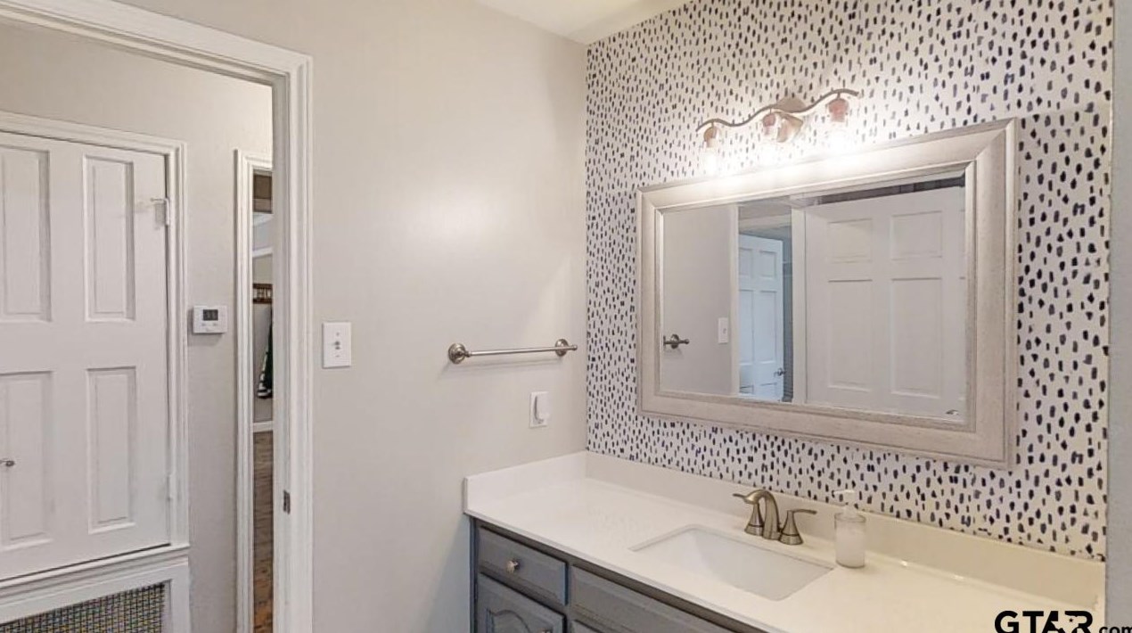 19525 Meadowood Ln, Tyler TX 75703-8777 exterior