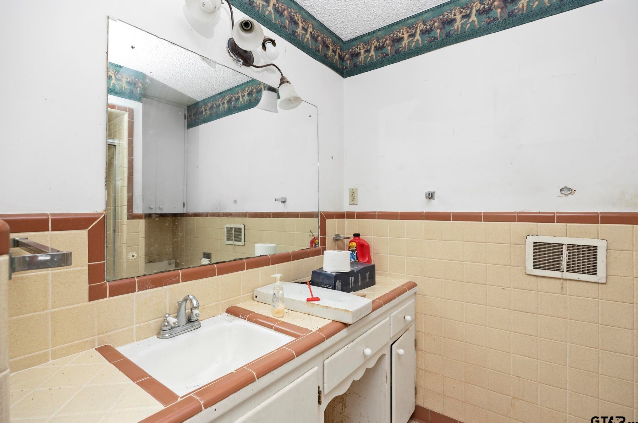 2918 Oak Knob St, Tyler TX  75701-8137 exterior