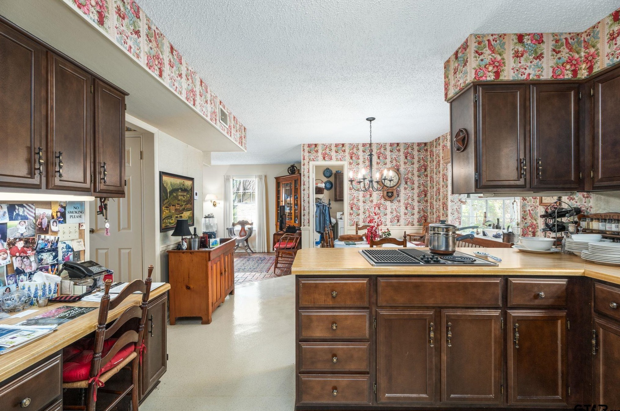 5816 Foxcroft Rd, Tyler TX 75703-4517 exterior