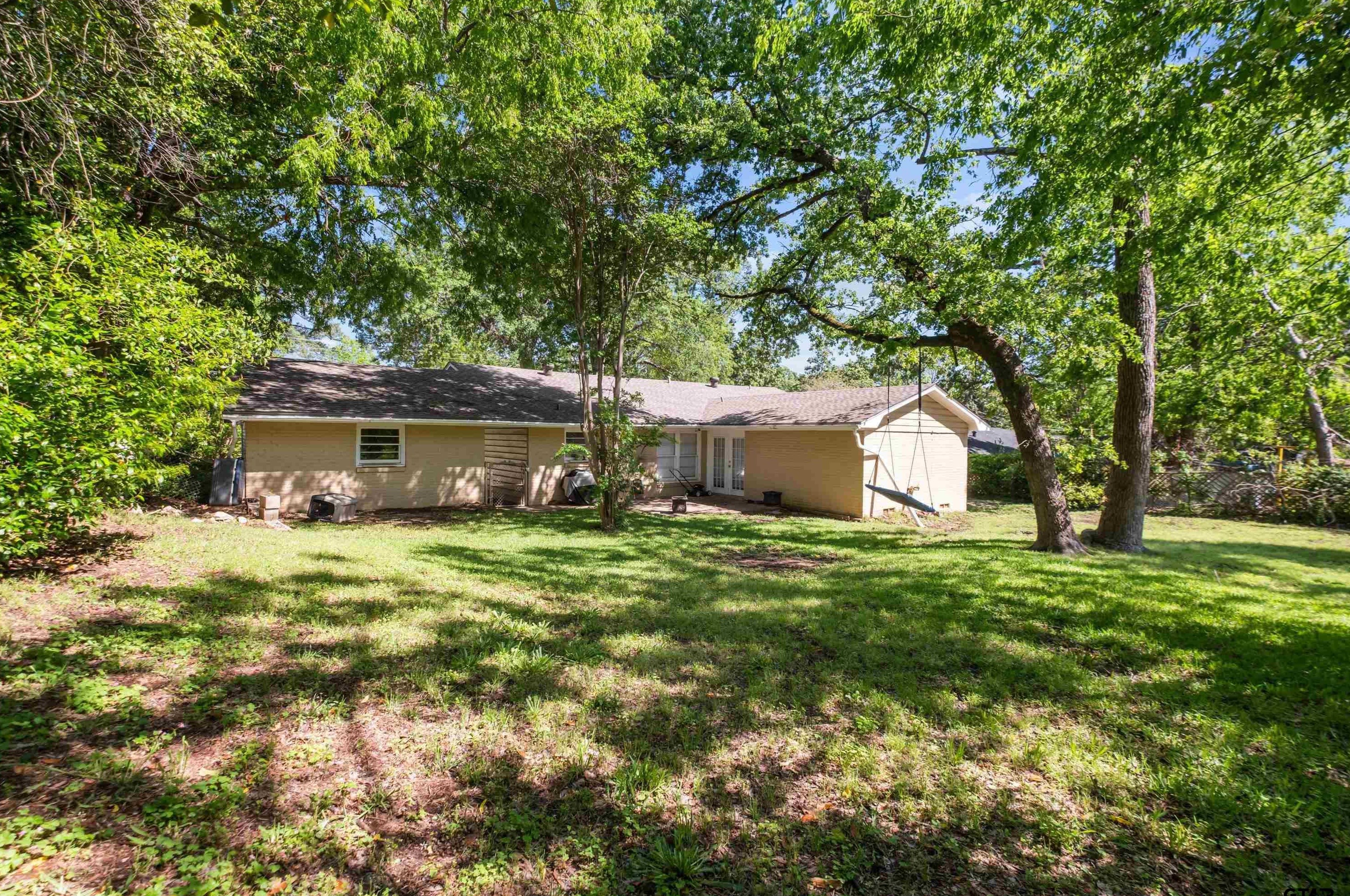 2901 Dinah Ln, Tyler TX  75701-8126 exterior