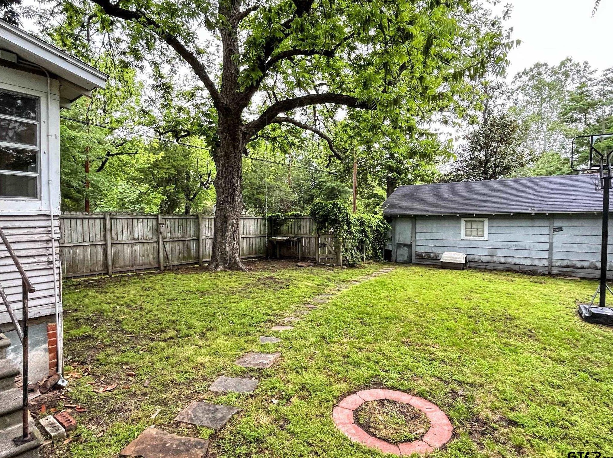 608 Sycamore St, West Mineola TX  75773-1656 exterior