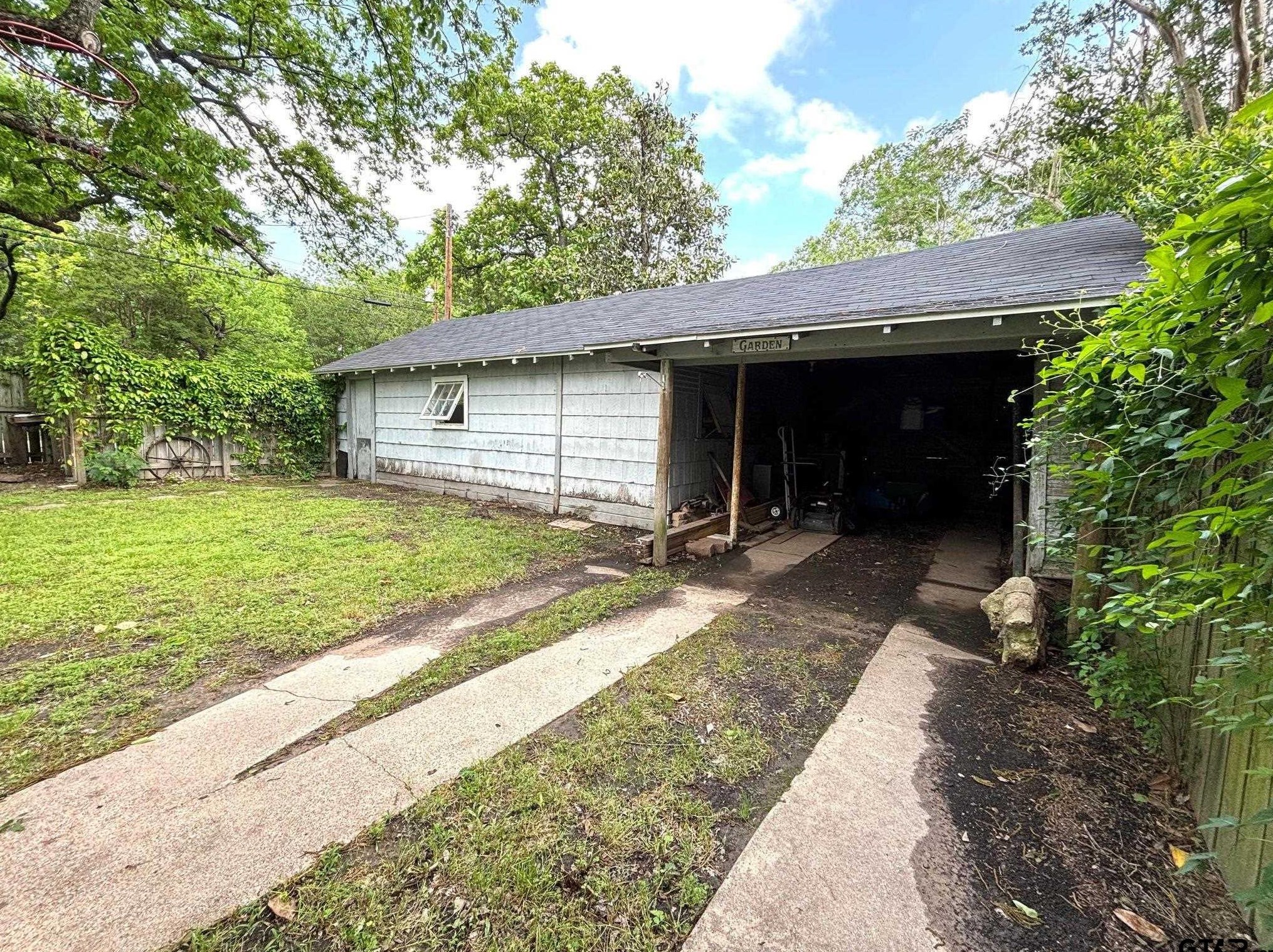 608 Sycamore St, West Mineola TX  75773-1656 exterior
