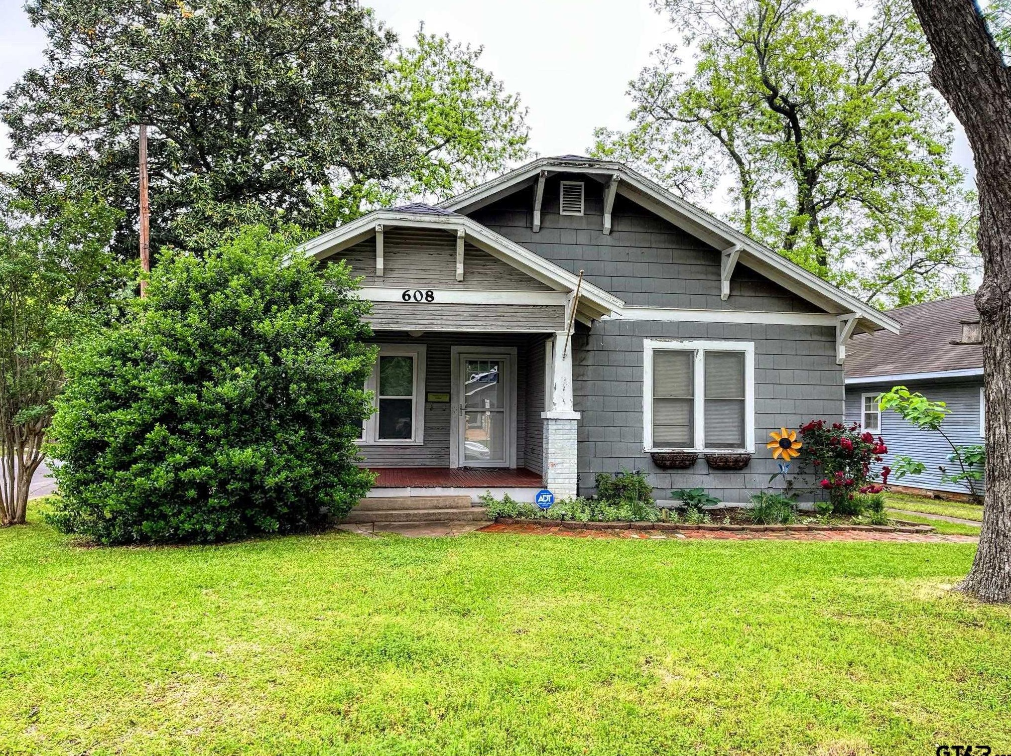 608 Sycamore St, West Mineola TX  75773-1656 exterior