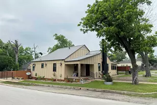 216 Rogers, Henderson, TX 75654 - Photo 1