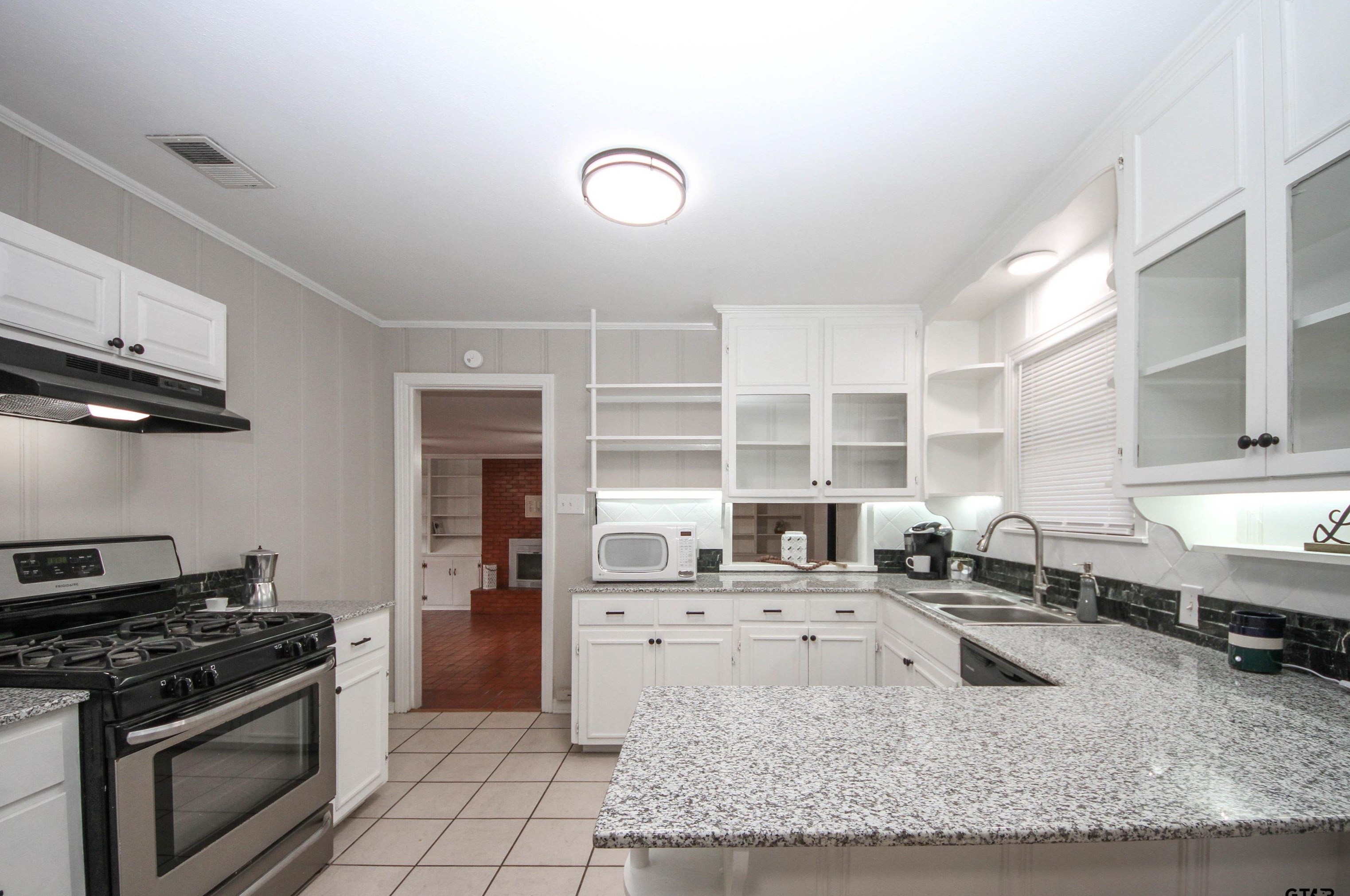 505 Kenwood Ln, Longview TX 75604-3309 exterior