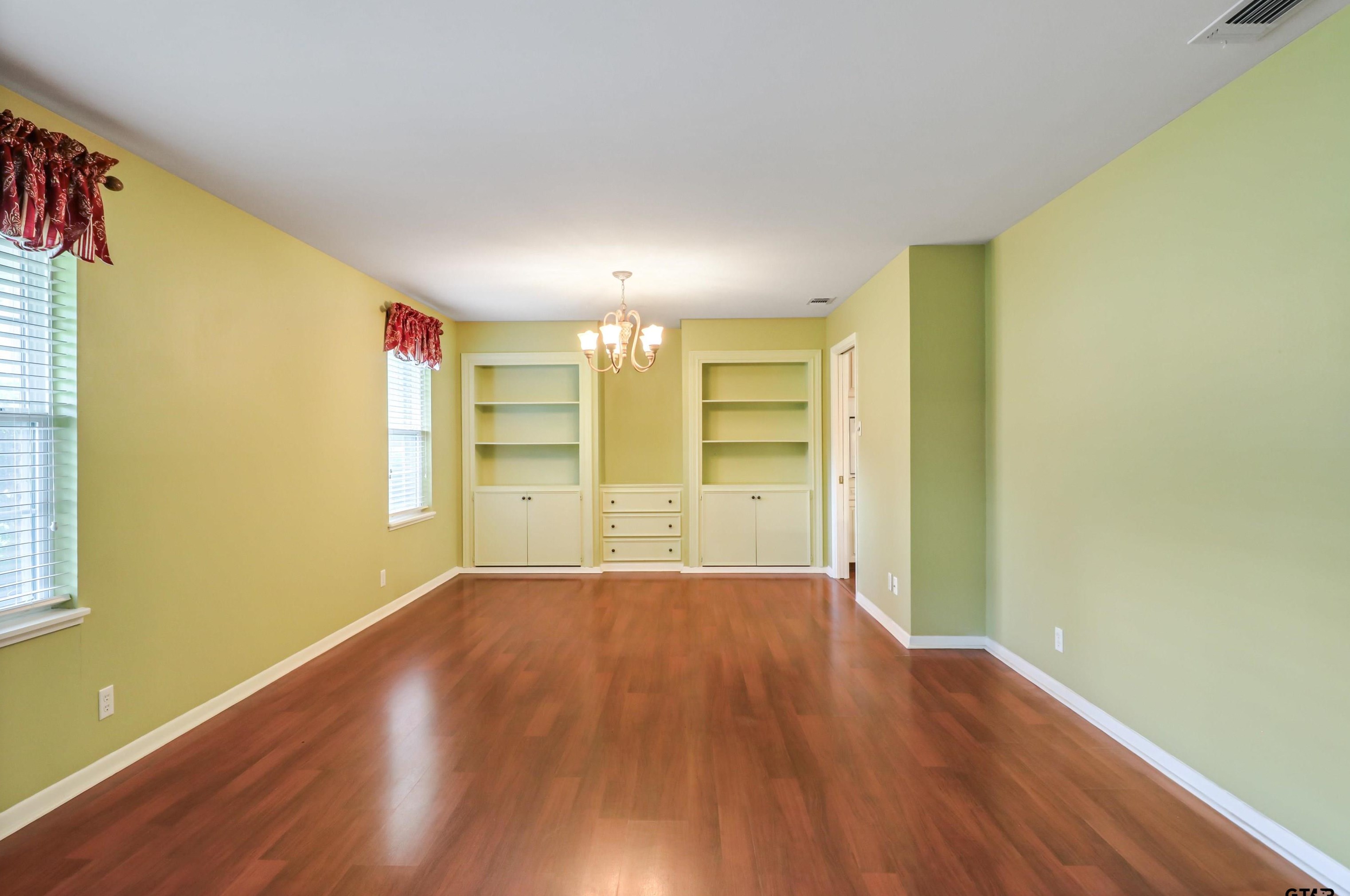 1400 Sequoia Dr, Tyler TX  75703-2040 exterior