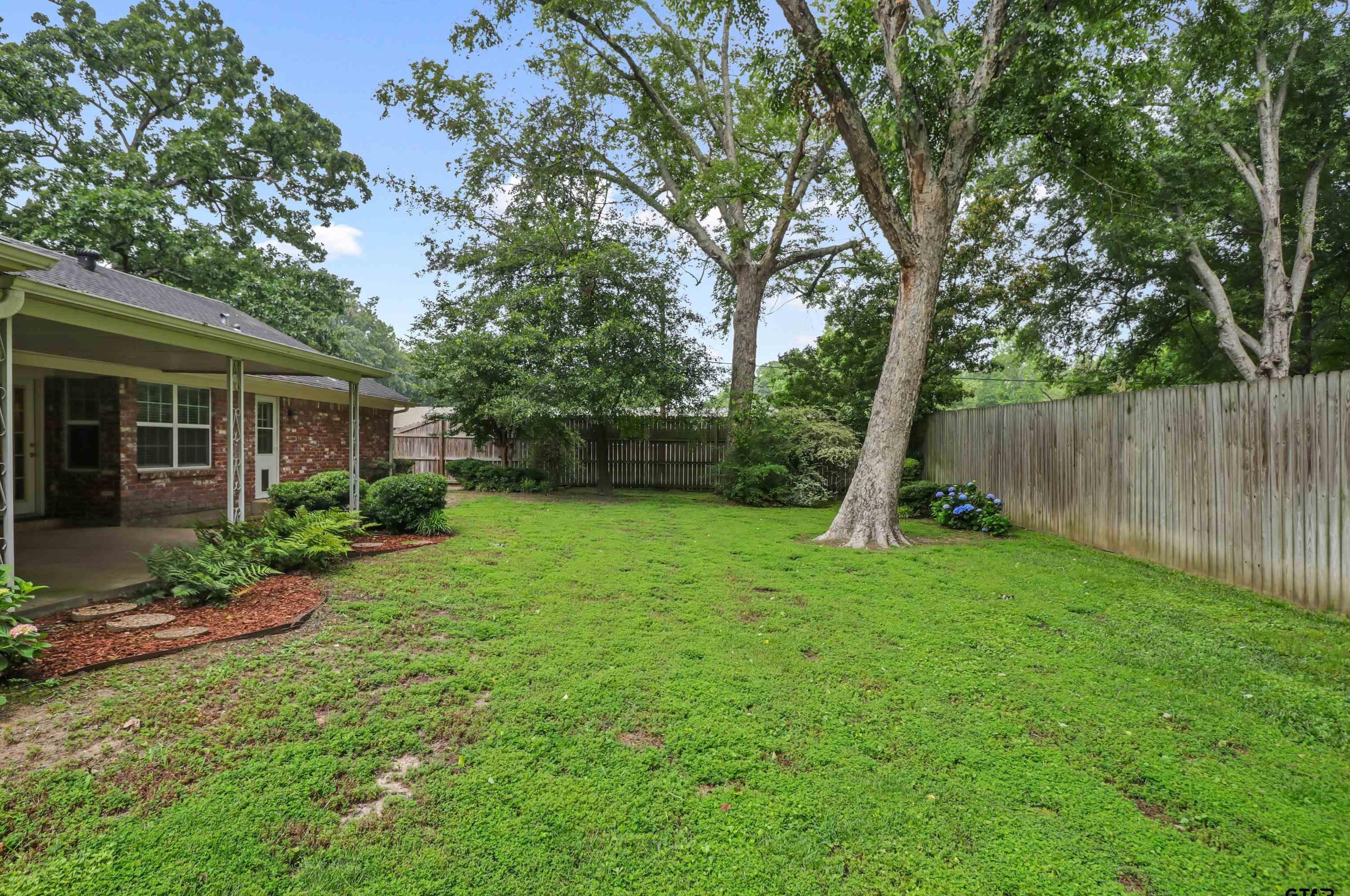 1400 Sequoia Dr, Tyler TX  75703-2040 exterior