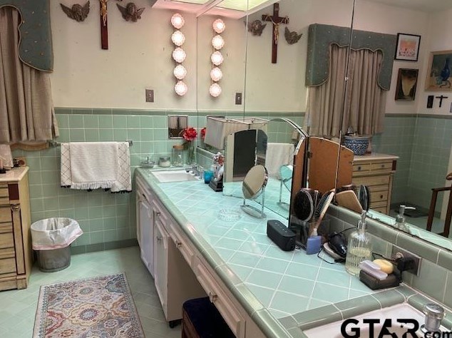 624 Marshall St, Henderson TX  75654-3955 exterior