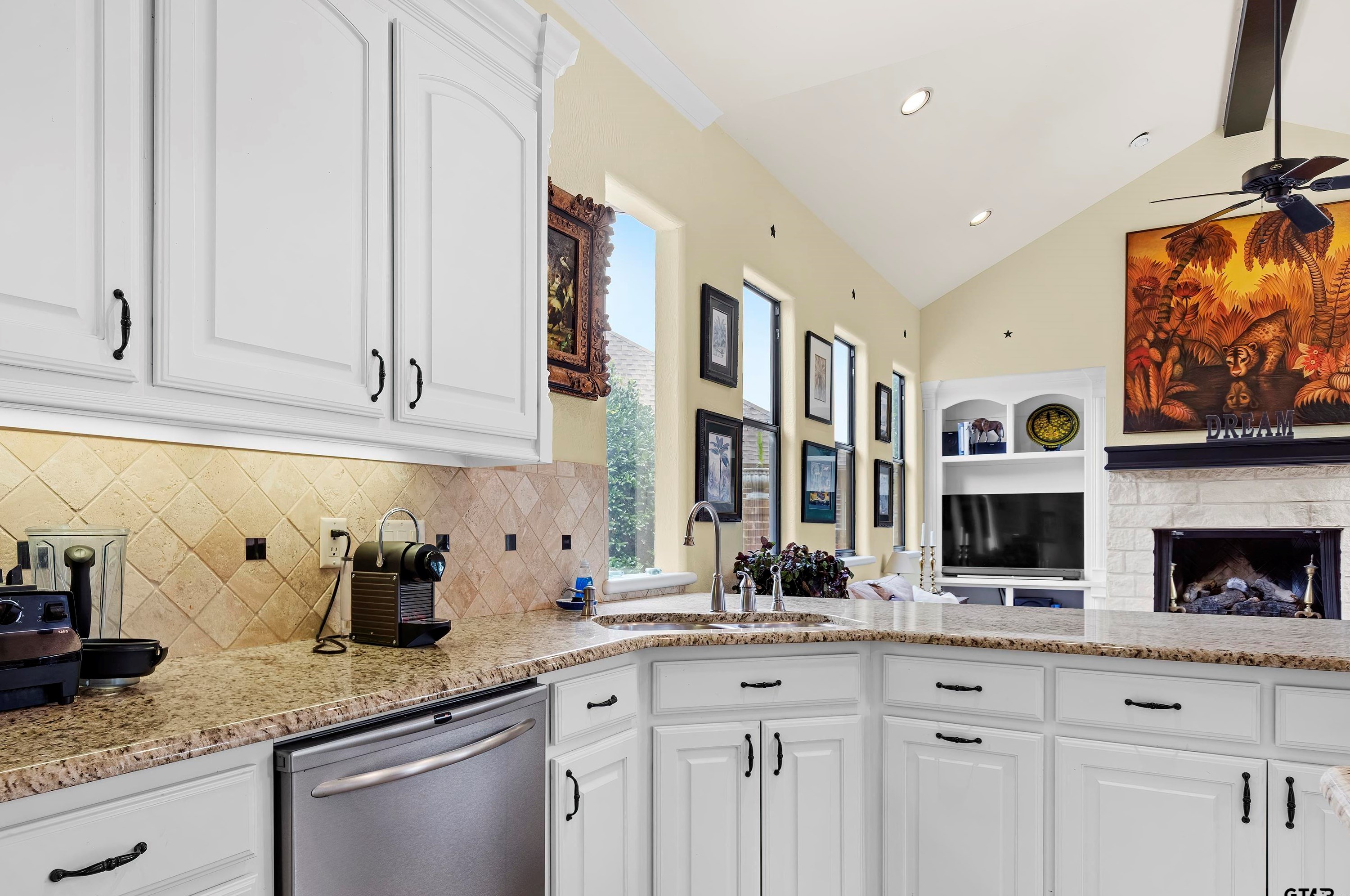 1314 Bellehaven Ct, Tyler TX  75703-5791 exterior