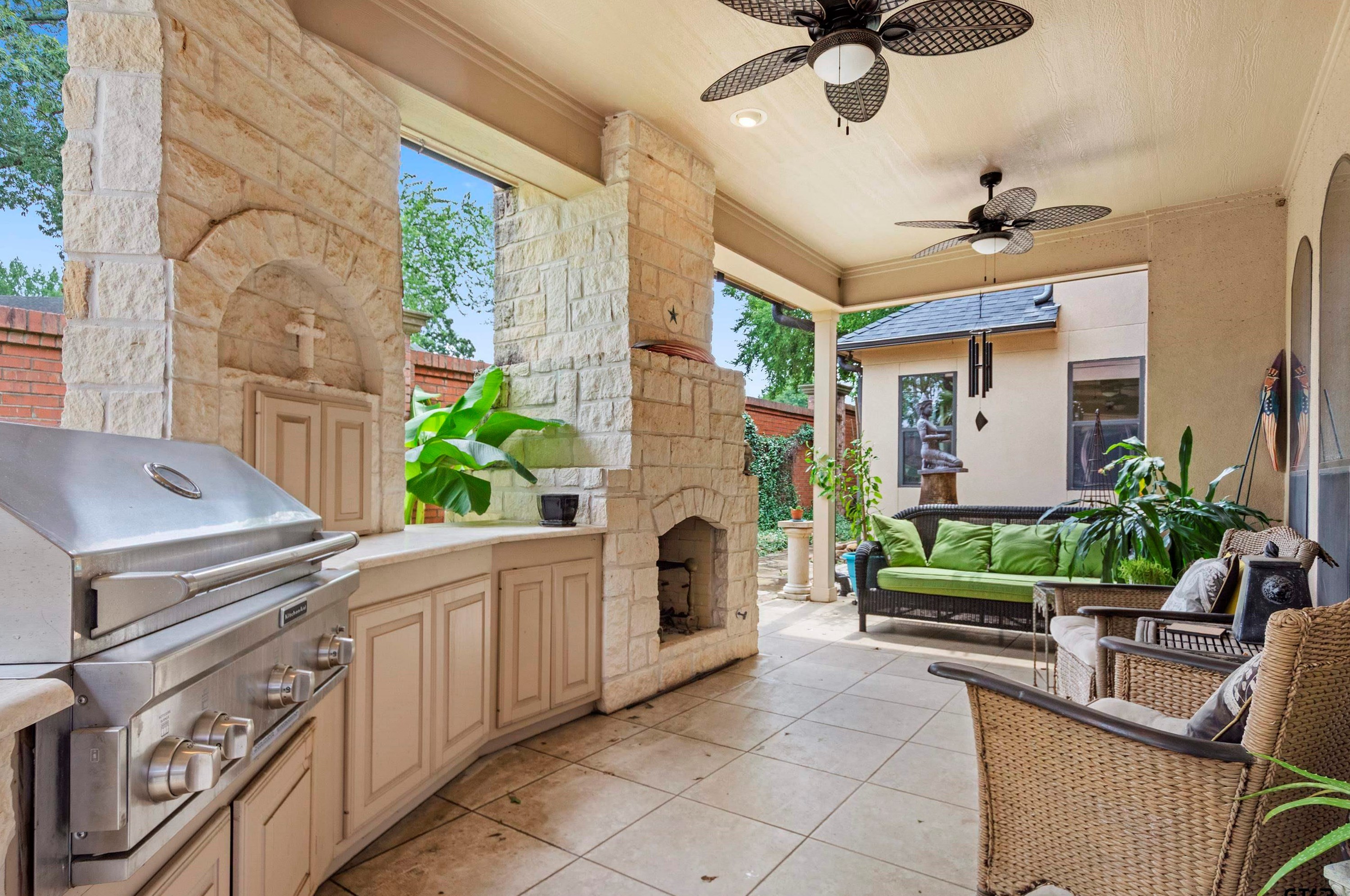 1314 Bellehaven Ct, Tyler TX  75703-5791 exterior