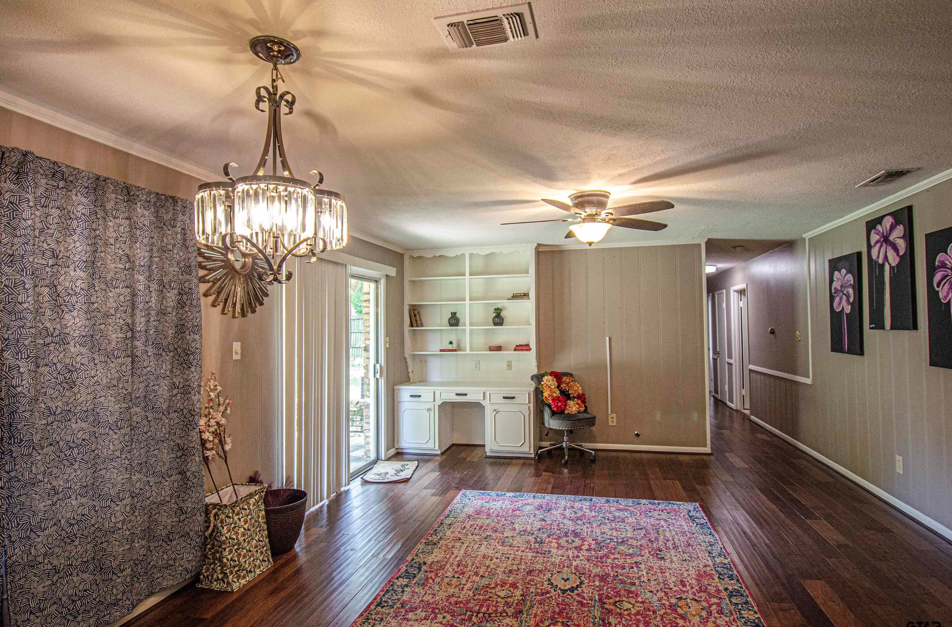3900 Birdwell Dr, Tyler TX  75703-1601 exterior