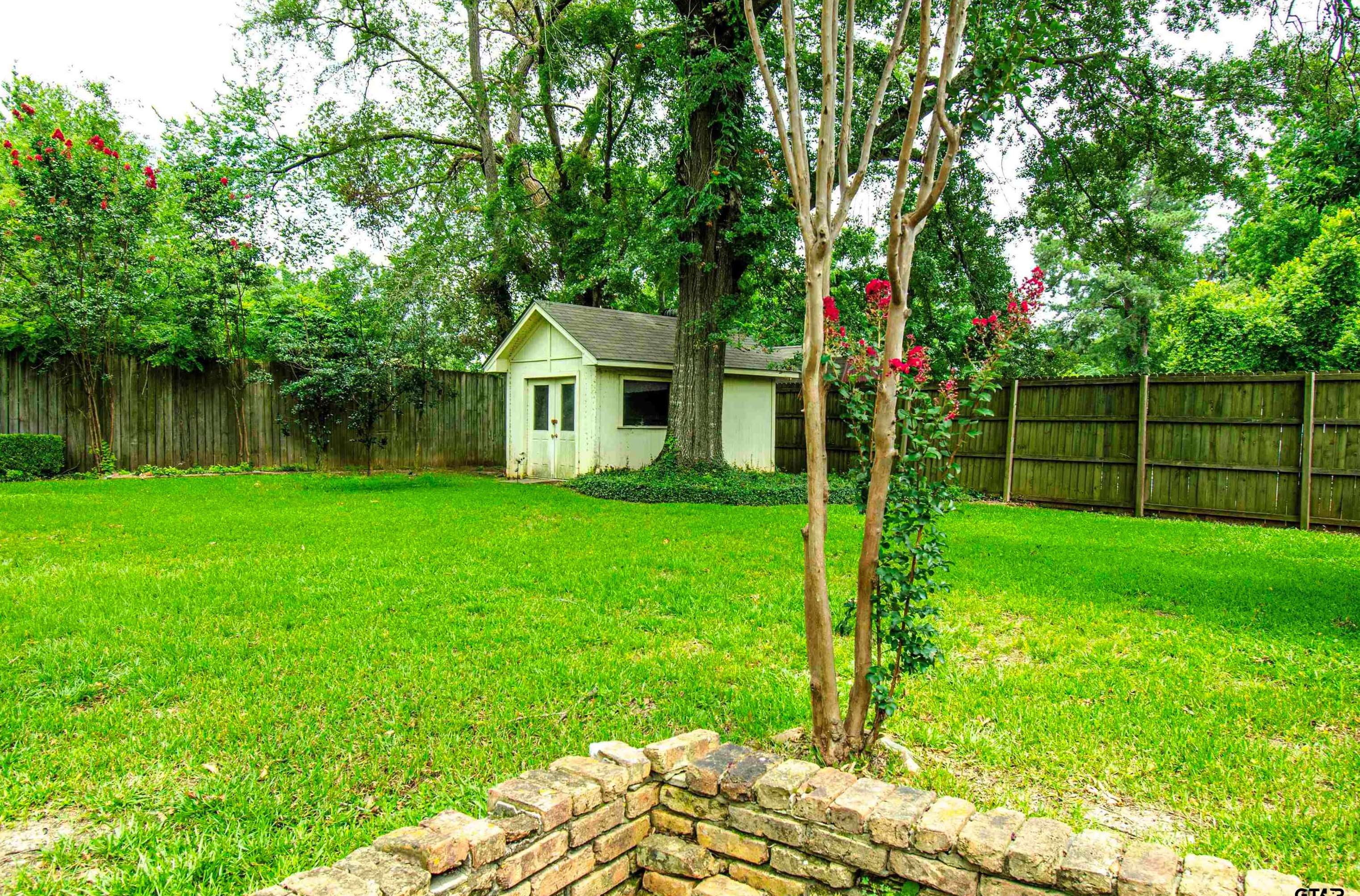 3900 Birdwell Dr, Tyler TX  75703-1601 exterior