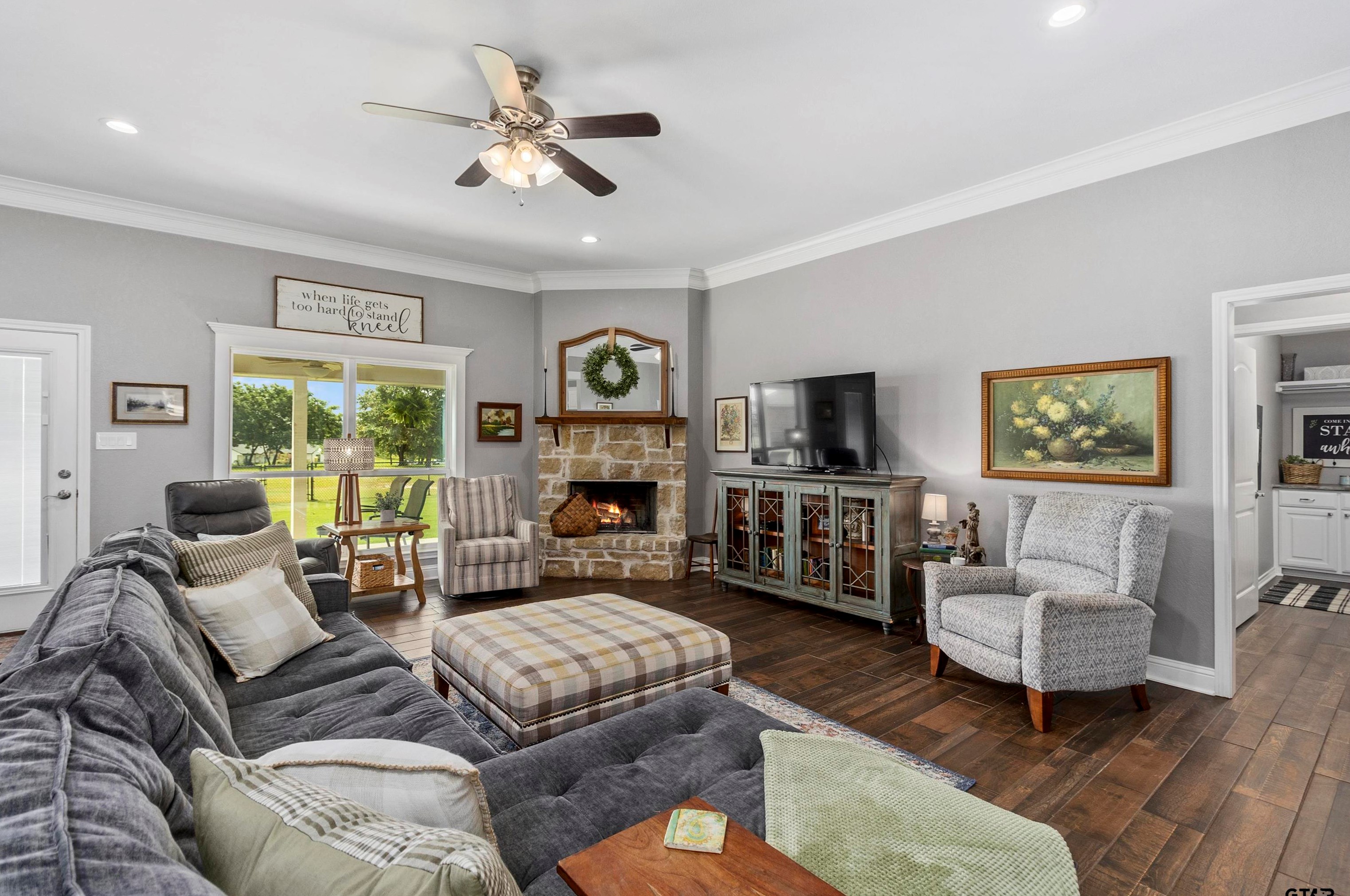 14828 County Rd 424, Hide A Way, TX 75771