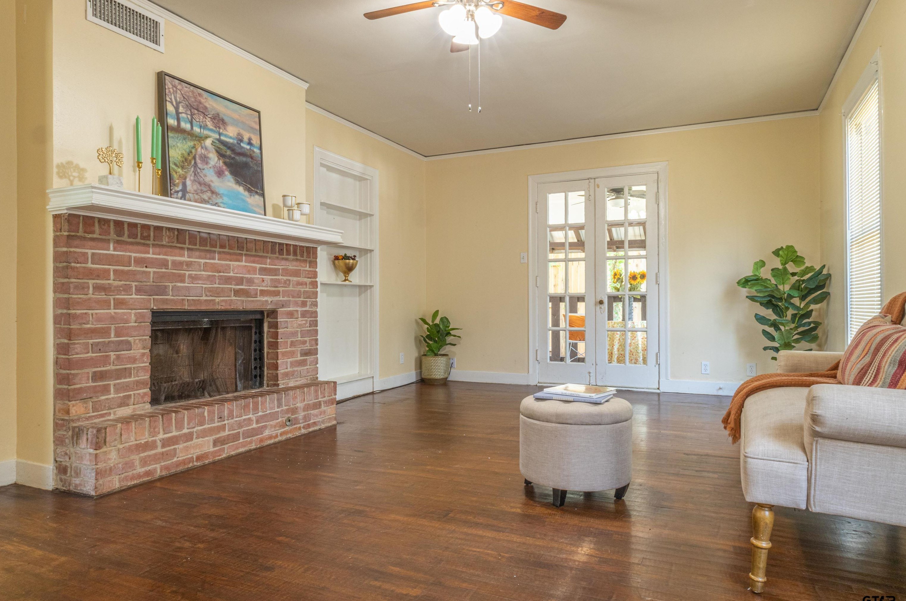 1114 Broadway Ave, Tyler TX  75701-3007 exterior