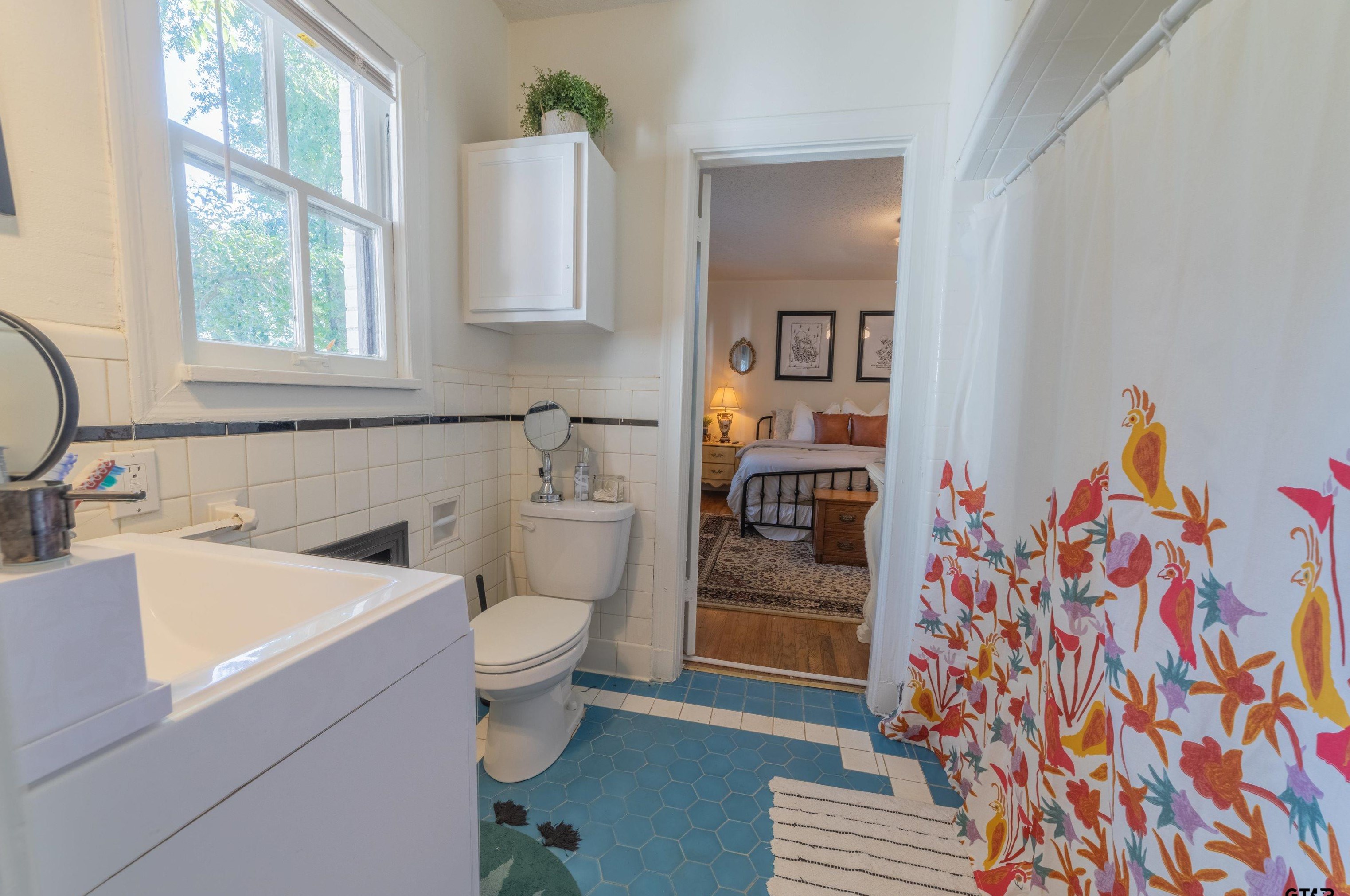 1114 Broadway Ave, Tyler TX  75701-3007 exterior