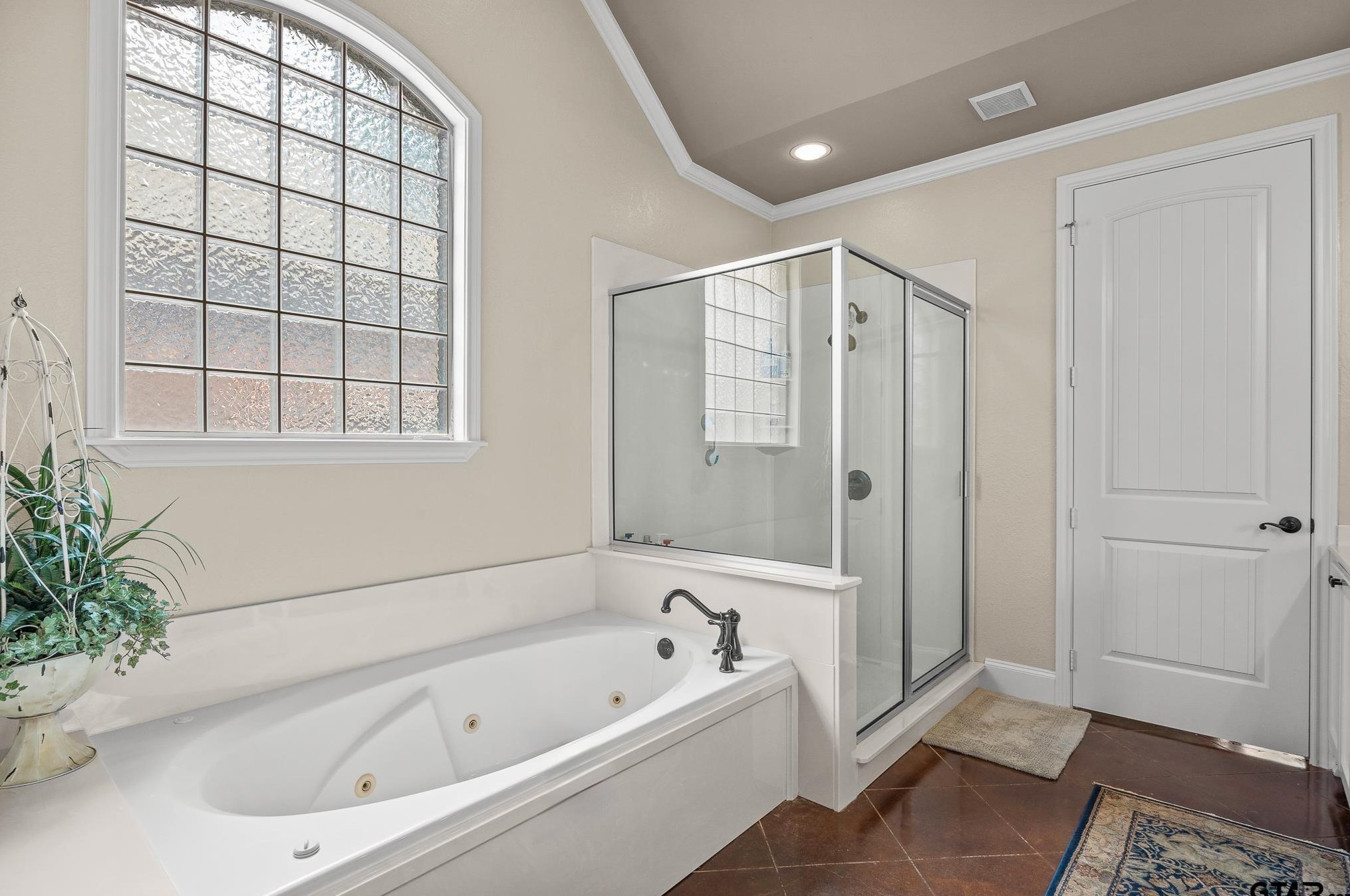 614 Huntwick Ln, Tyler TX  75703-5099 exterior