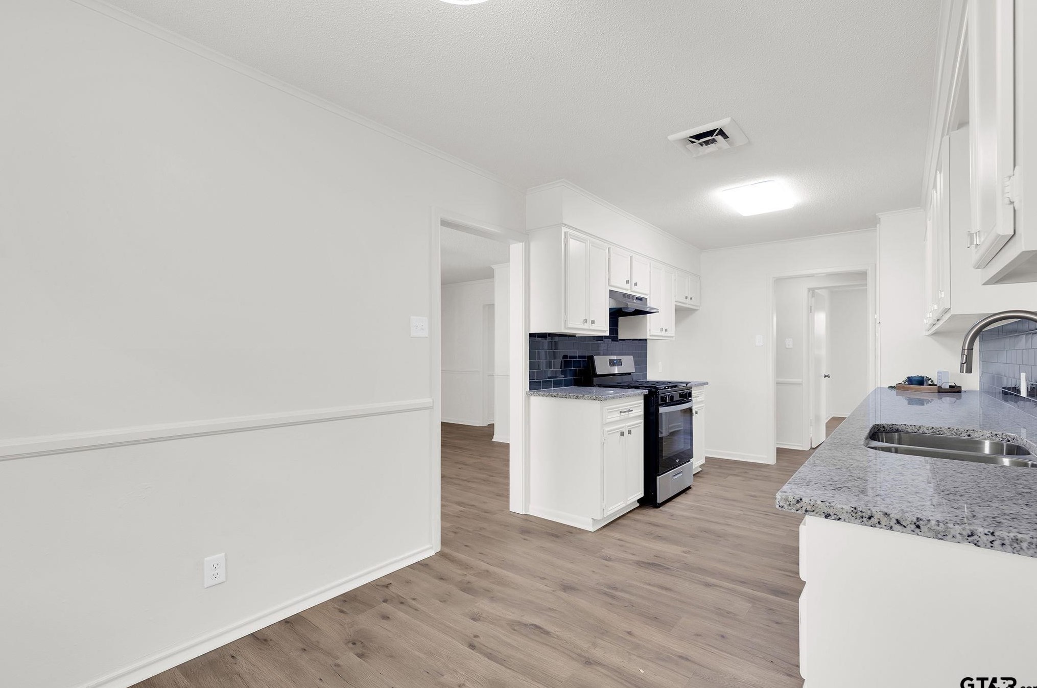 827 Palmer Ave, Tyler TX  75701-2371 exterior